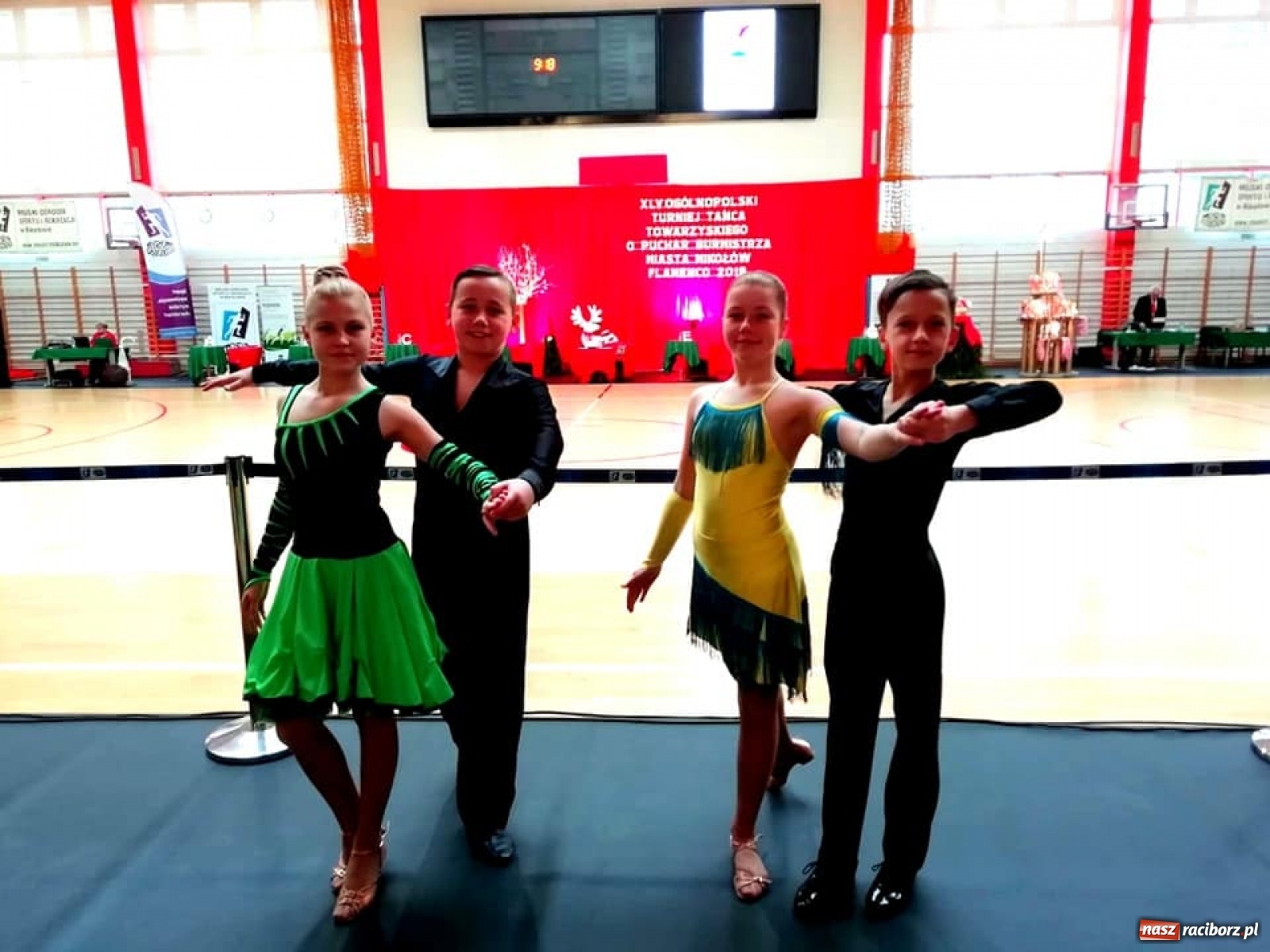 Zdjęcie w galerii na portalu naszraciborz.pl: Tancerze KTT Rewia z brązowymi medalami wiadomości z regionu