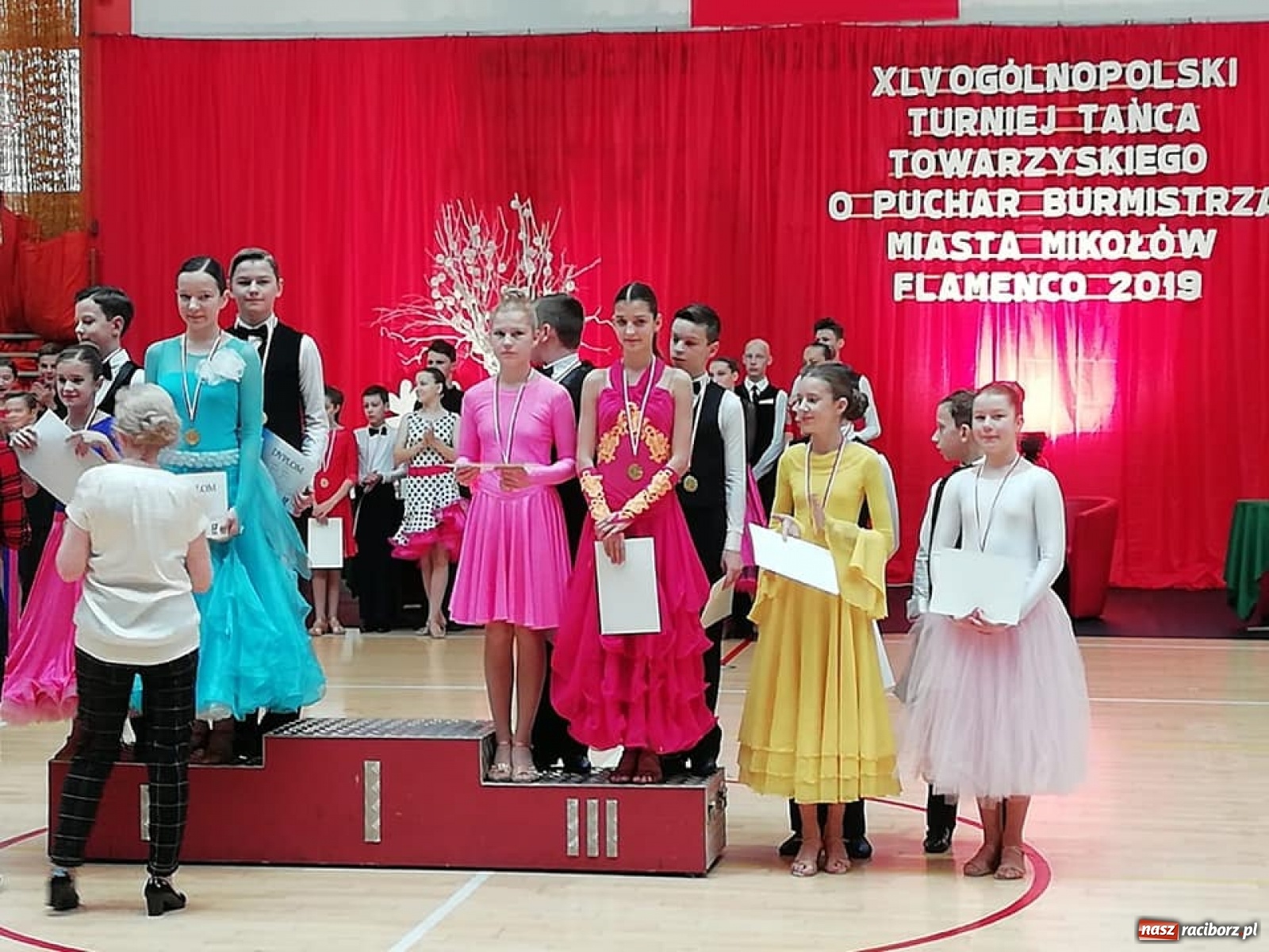 Zdjęcie w galerii na portalu naszraciborz.pl: Tancerze KTT Rewia z brązowymi medalami wiadomości z regionu