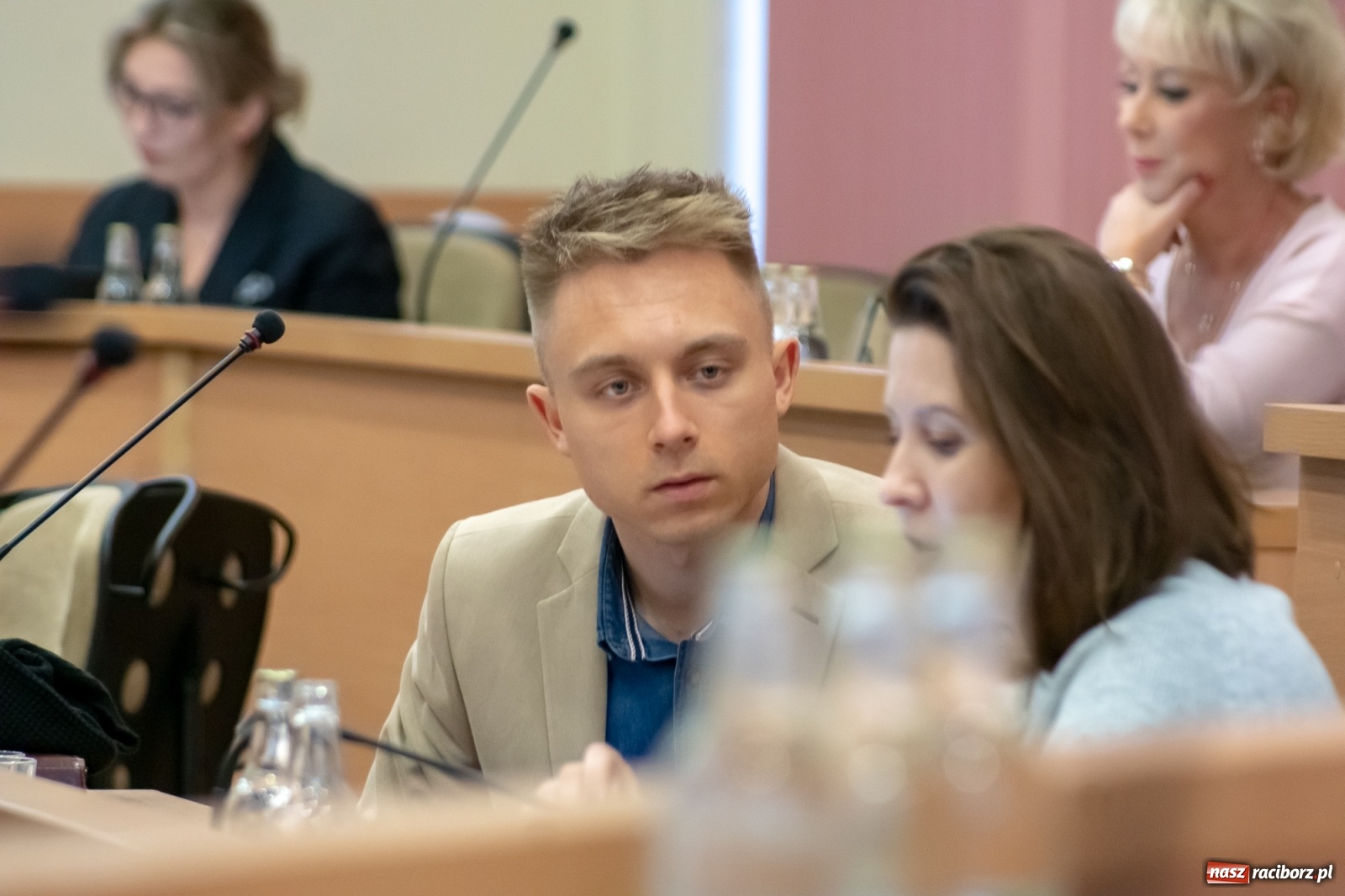 Zdjęcie w galerii na portalu naszraciborz.pl: Wodne zdroje pod zamkiem, STOP banerom i wspomaganie  wiadomości z regionu