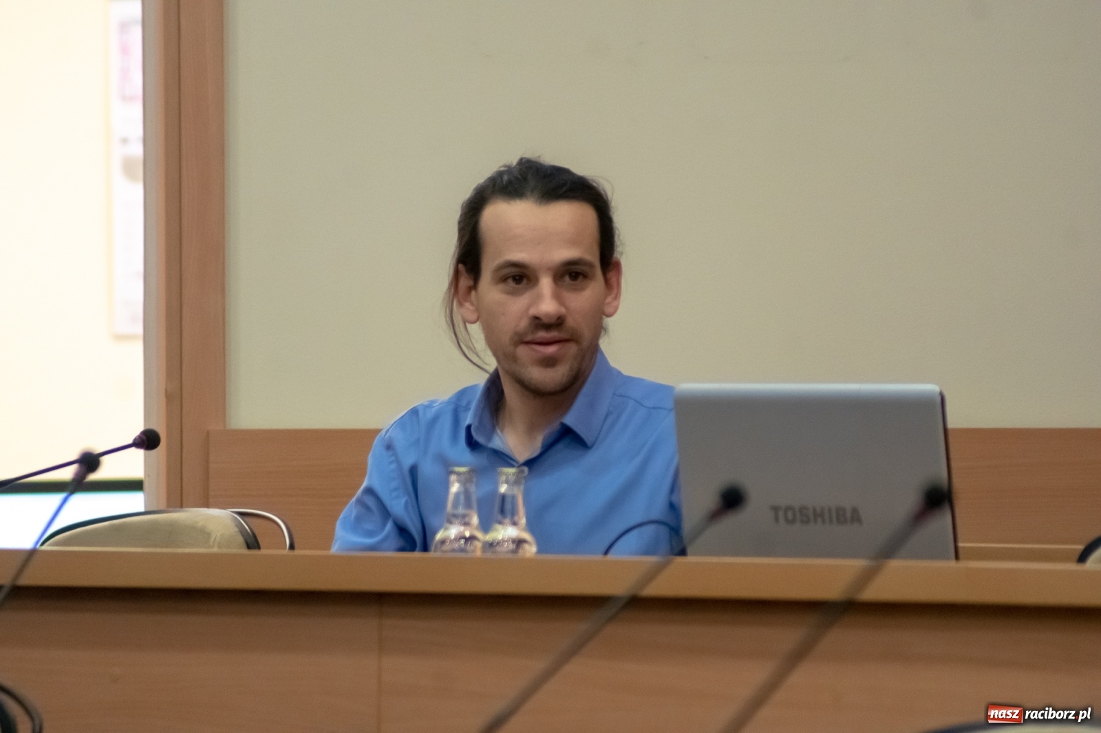 Zdjęcie w galerii na portalu naszraciborz.pl: Wodne zdroje pod zamkiem, STOP banerom i wspomaganie  wiadomości z regionu