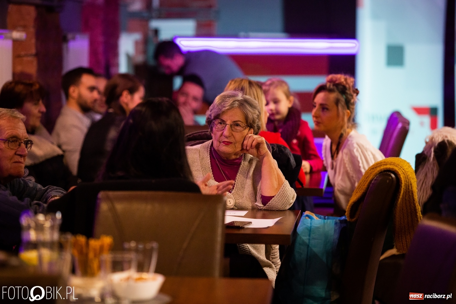 Zdjęcie w galerii na portalu naszraciborz.pl: Malowane buty, orientalne stroje i prywatny kucharz. Najlepsze biznes plany 2019 wiadomości z regionu