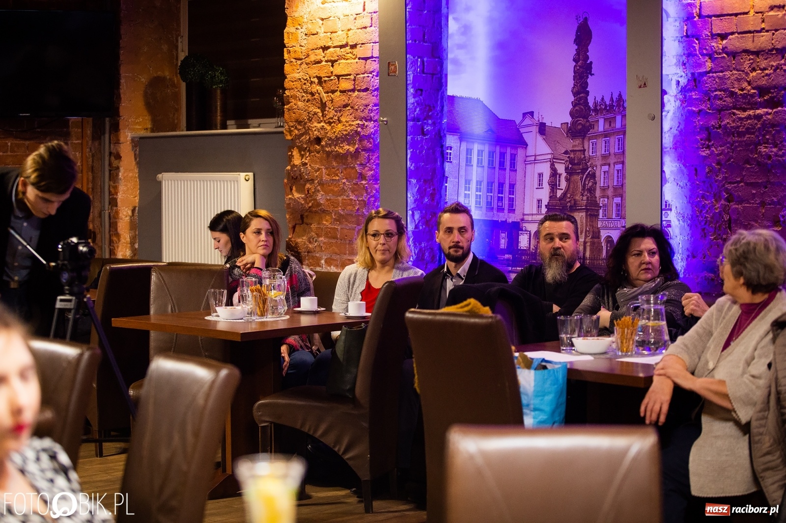 Zdjęcie w galerii na portalu naszraciborz.pl: Malowane buty, orientalne stroje i prywatny kucharz. Najlepsze biznes plany 2019 wiadomości z regionu