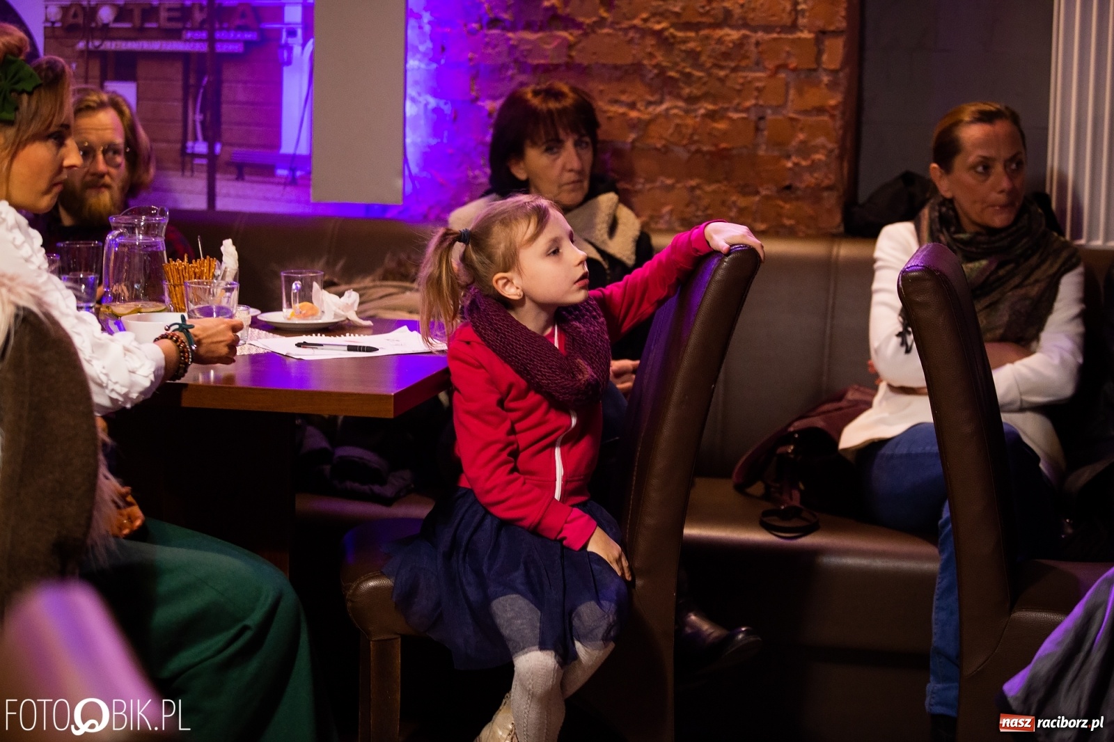 Zdjęcie w galerii na portalu naszraciborz.pl: Malowane buty, orientalne stroje i prywatny kucharz. Najlepsze biznes plany 2019 wiadomości z regionu