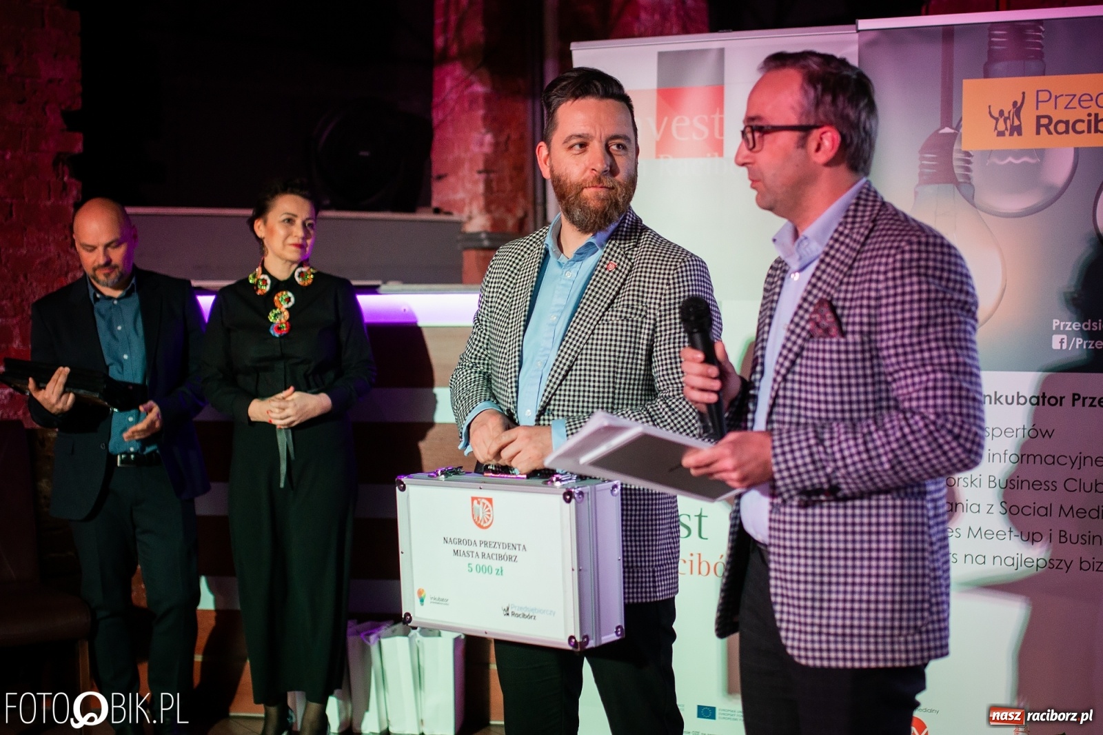 Zdjęcie w galerii na portalu naszraciborz.pl: Malowane buty, orientalne stroje i prywatny kucharz. Najlepsze biznes plany 2019 wiadomości z regionu