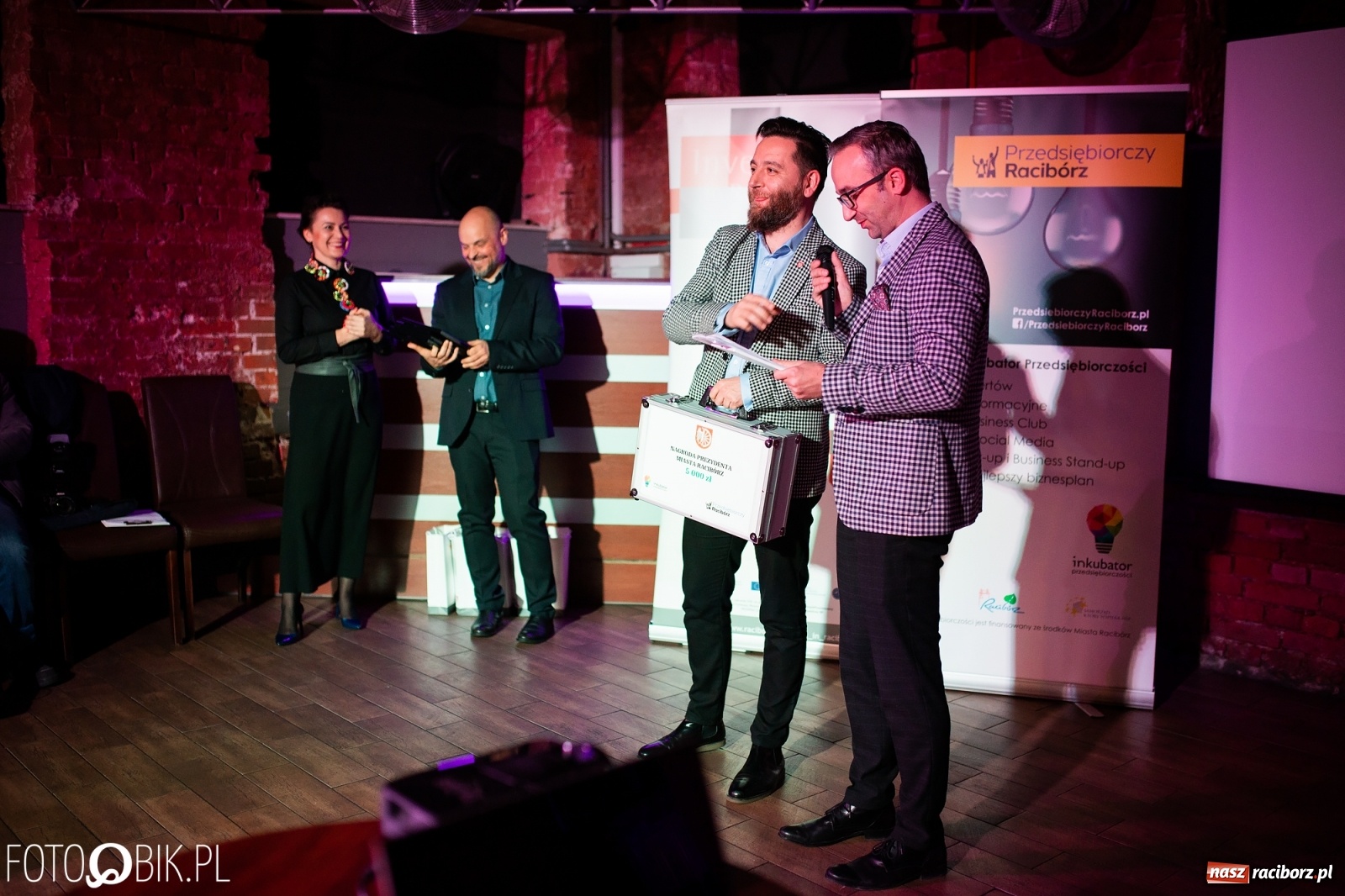 Zdjęcie w galerii na portalu naszraciborz.pl: Malowane buty, orientalne stroje i prywatny kucharz. Najlepsze biznes plany 2019 wiadomości z regionu