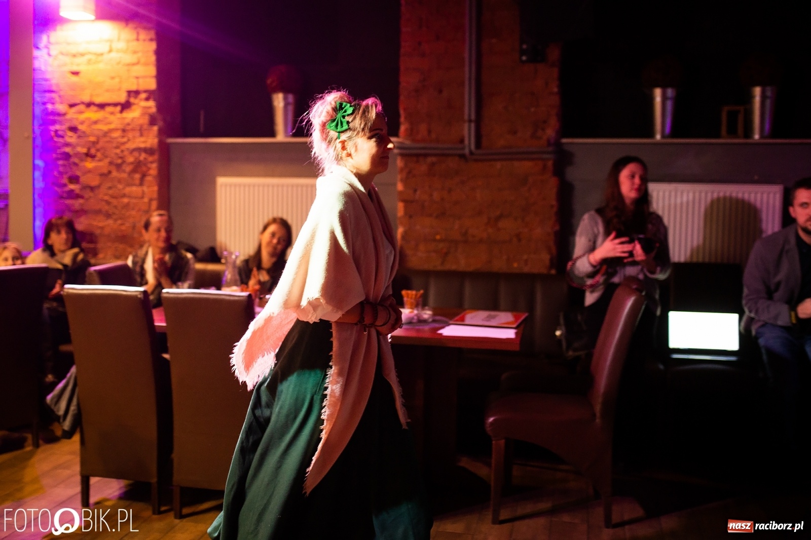 Zdjęcie w galerii na portalu naszraciborz.pl: Malowane buty, orientalne stroje i prywatny kucharz. Najlepsze biznes plany 2019 wiadomości z regionu