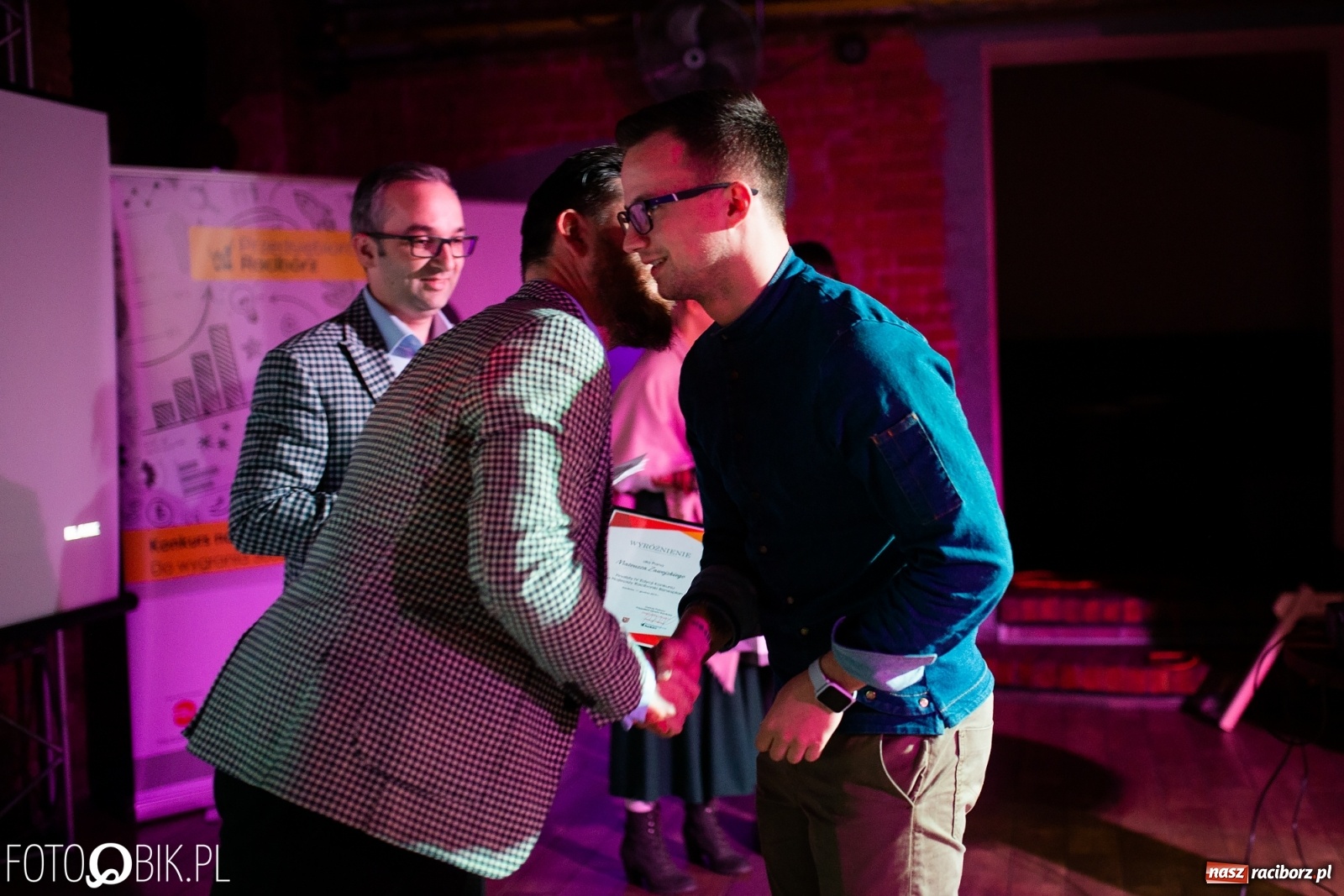 Zdjęcie w galerii na portalu naszraciborz.pl: Malowane buty, orientalne stroje i prywatny kucharz. Najlepsze biznes plany 2019 wiadomości z regionu