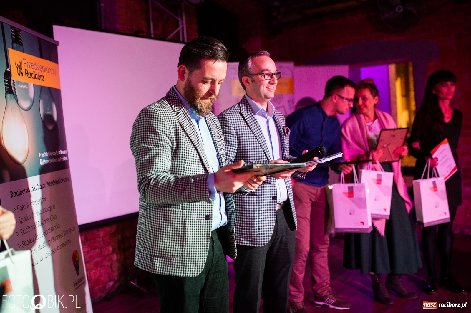 Zdjęcie w galerii na portalu naszraciborz.pl: Malowane buty, orientalne stroje i prywatny kucharz. Najlepsze biznes plany 2019 wiadomości z regionu