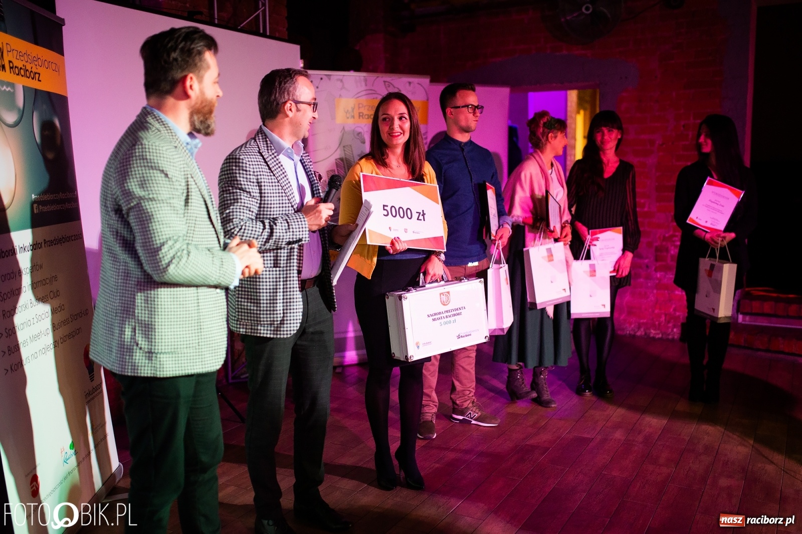 Zdjęcie w galerii na portalu naszraciborz.pl: Malowane buty, orientalne stroje i prywatny kucharz. Najlepsze biznes plany 2019 wiadomości z regionu