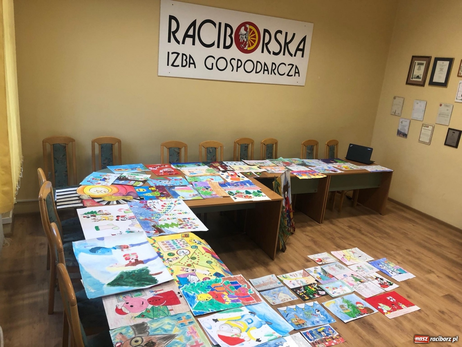 Zdjęcie w galerii na portalu naszraciborz.pl: Gwiazdka jak z bajki. Konkurs plastyczny rozstrzygnięty wiadomości z regionu