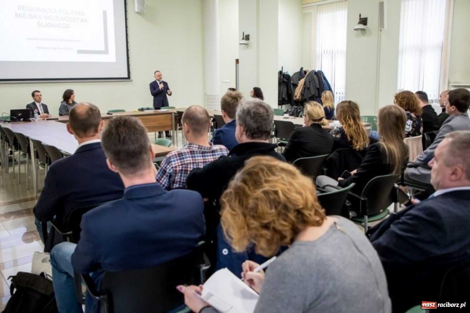 Zdjęcie w galerii na portalu naszraciborz.pl: O Regionalnej Polityce Miejskiej. Wiceprezydent Raciborza na warsztatach wiadomości z regionu