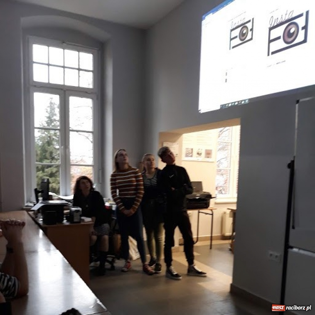 Zdjęcie w galerii na portalu naszraciborz.pl: Warsztaty grafiki komputerowej i doradztwa zawodowego w raciborskim Ekonomiku wiadomości z regionu