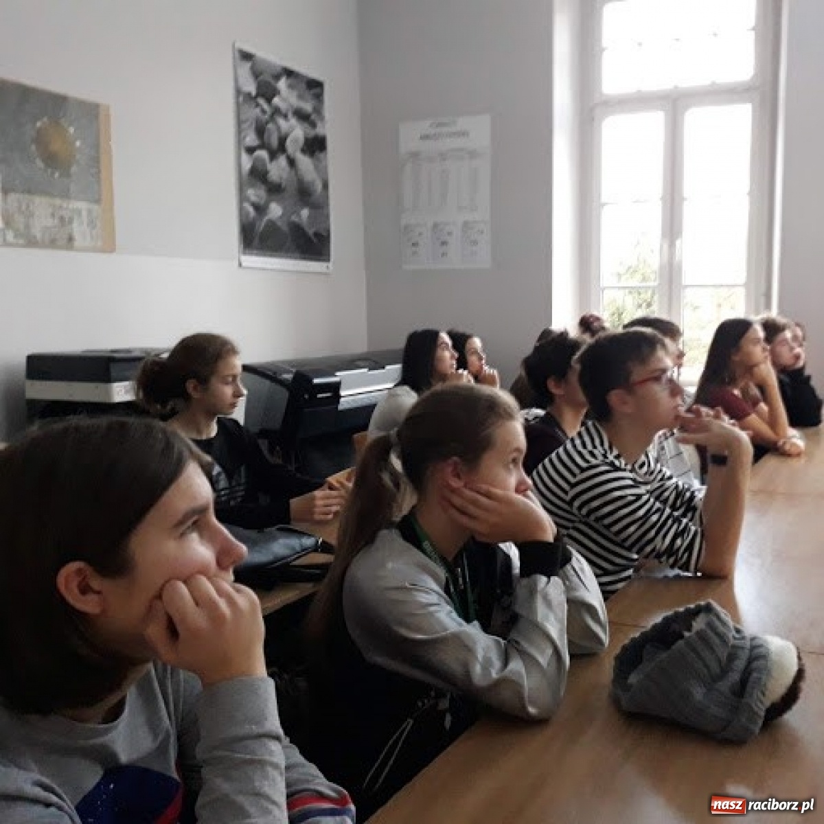 Zdjęcie w galerii na portalu naszraciborz.pl: Warsztaty grafiki komputerowej i doradztwa zawodowego w raciborskim Ekonomiku wiadomości z regionu