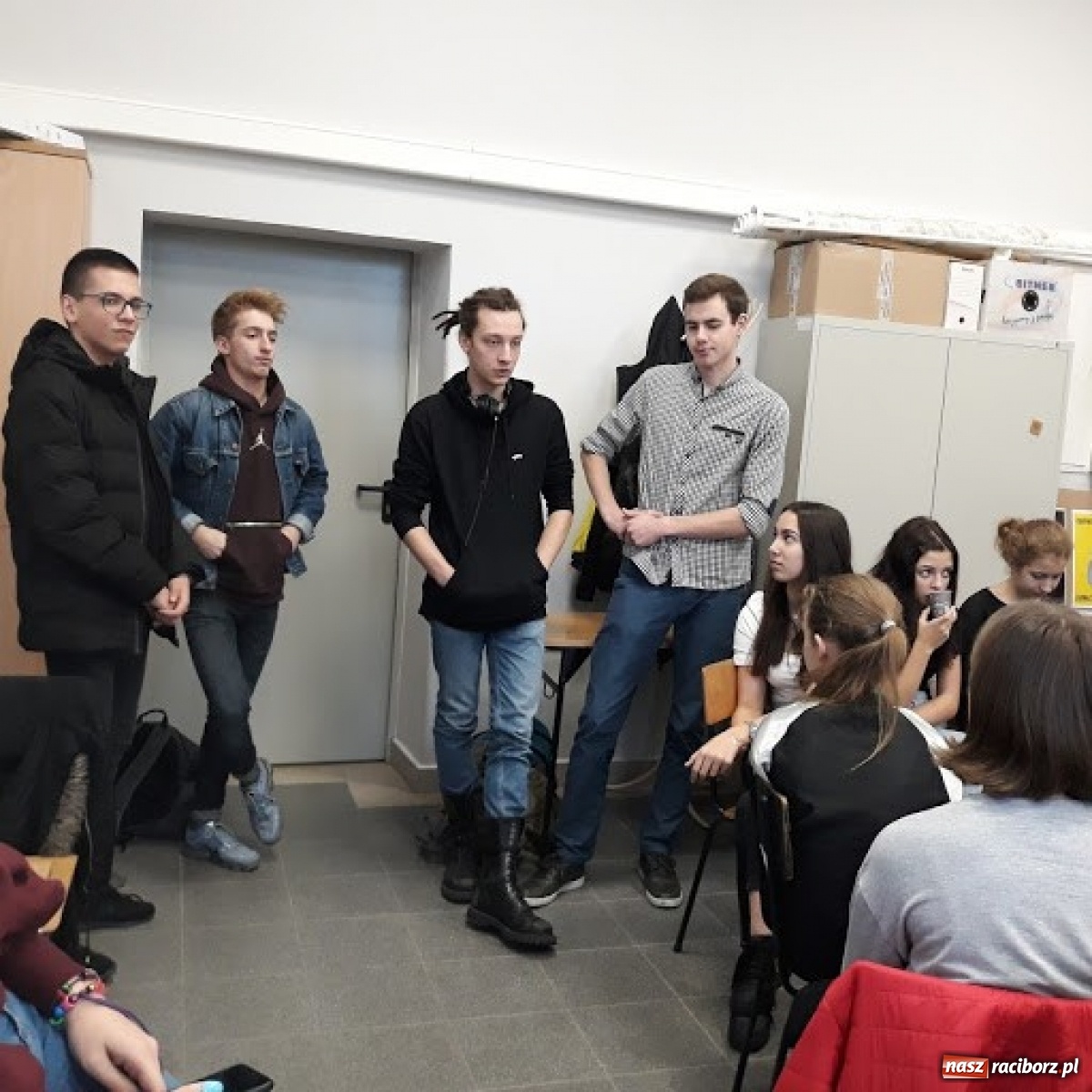 Zdjęcie w galerii na portalu naszraciborz.pl: Warsztaty grafiki komputerowej i doradztwa zawodowego w raciborskim Ekonomiku wiadomości z regionu