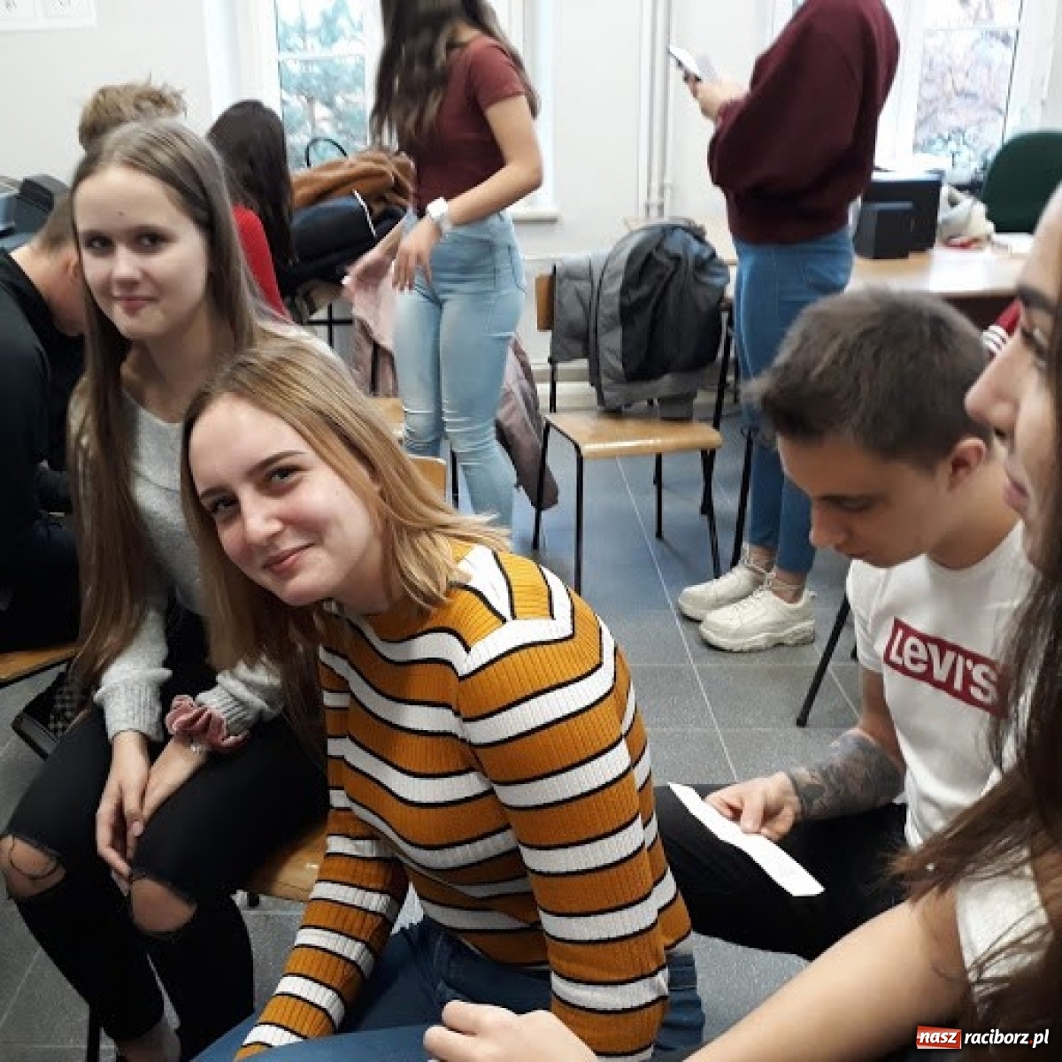 Zdjęcie w galerii na portalu naszraciborz.pl: Warsztaty grafiki komputerowej i doradztwa zawodowego w raciborskim Ekonomiku wiadomości z regionu