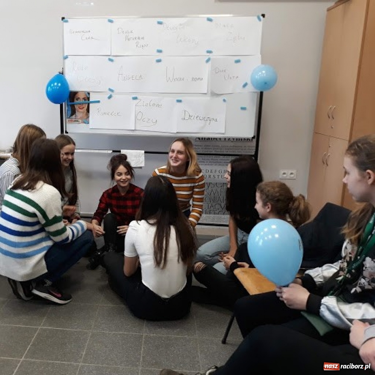 Zdjęcie w galerii na portalu naszraciborz.pl: Warsztaty grafiki komputerowej i doradztwa zawodowego w raciborskim Ekonomiku wiadomości z regionu