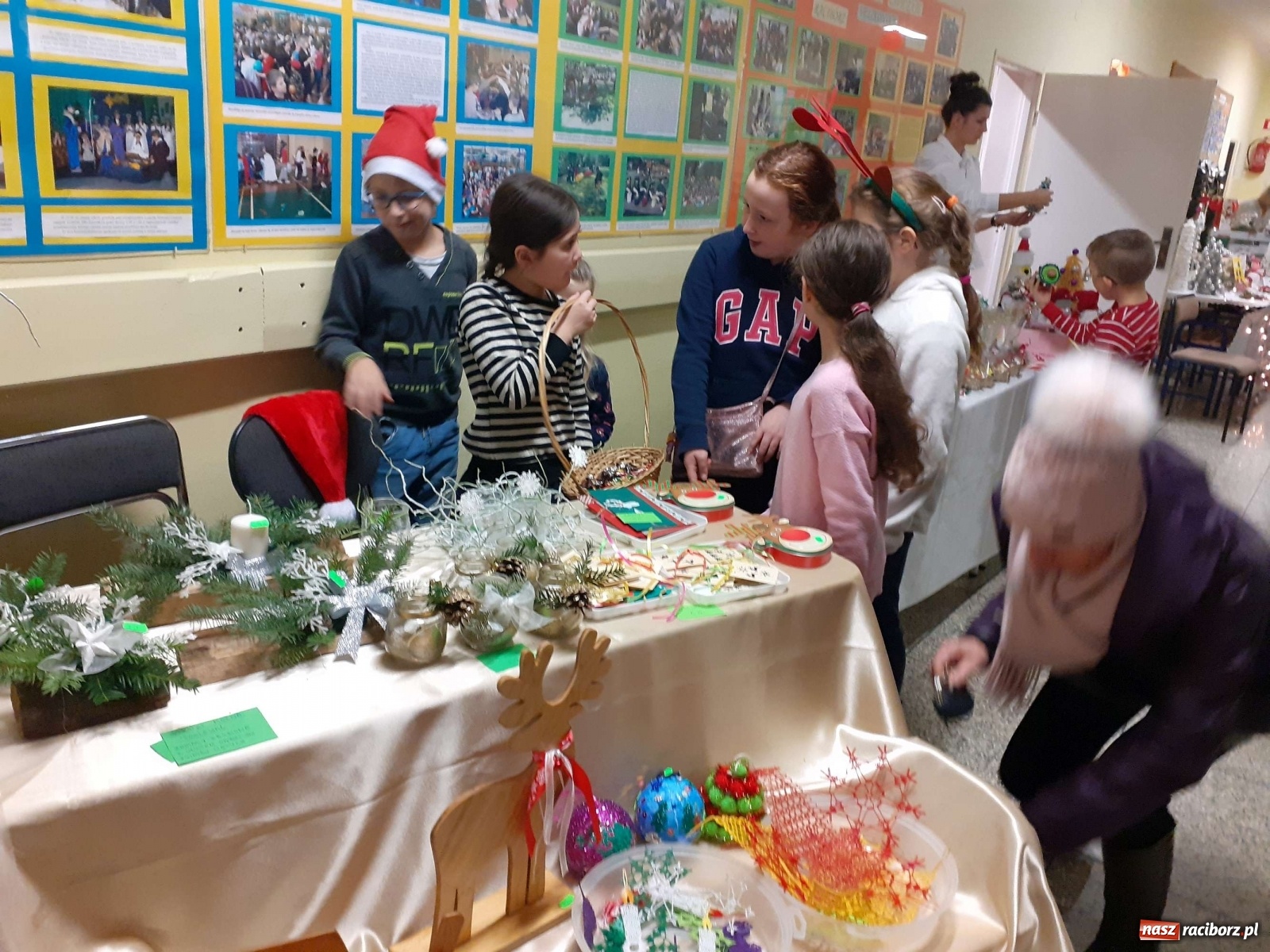 Zdjęcie w galerii na portalu naszraciborz.pl: Kiermasz świąteczny w SP 15 za nami wiadomości z regionu