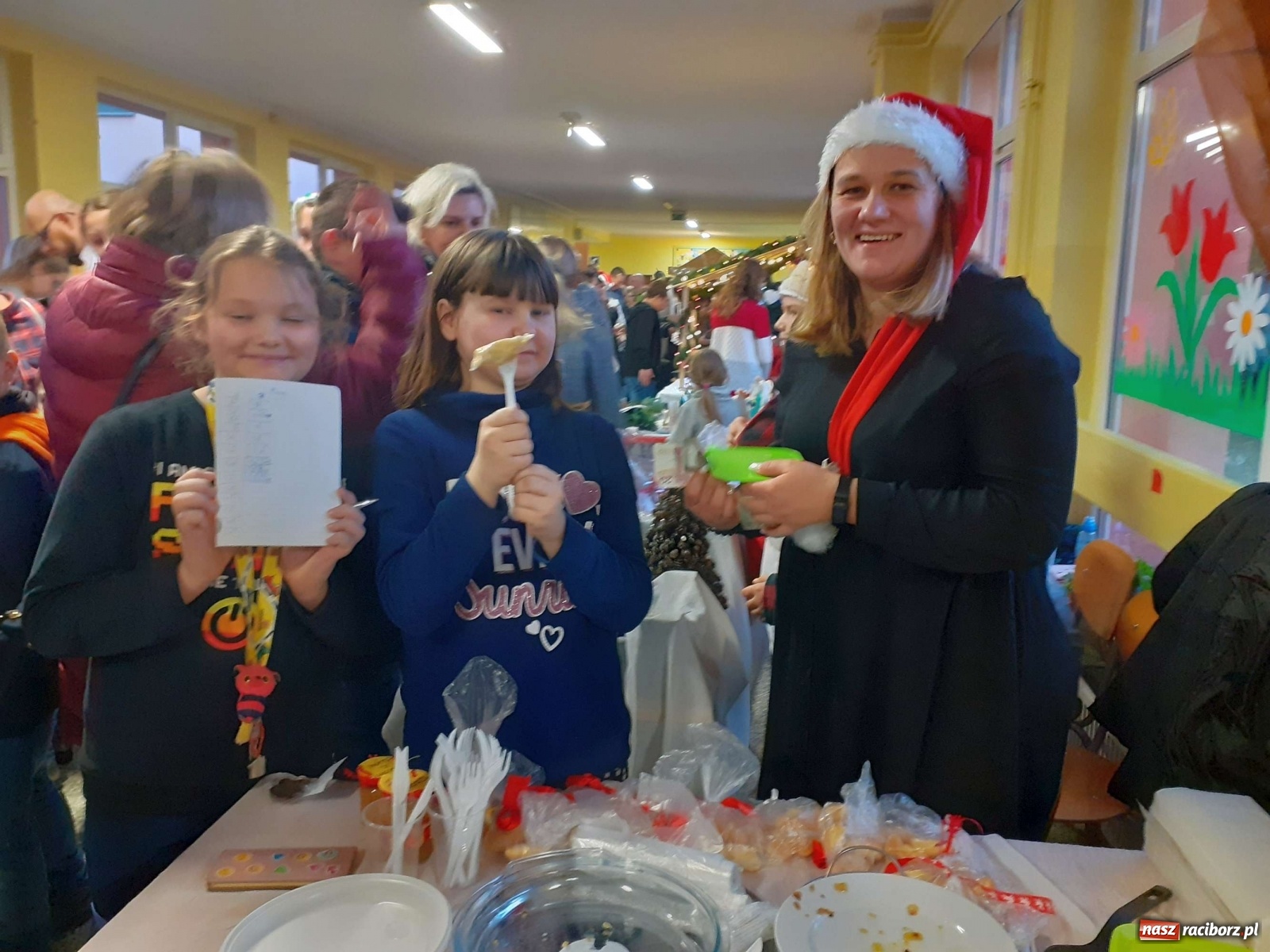 Zdjęcie w galerii na portalu naszraciborz.pl: Kiermasz świąteczny w SP 15 za nami wiadomości z regionu