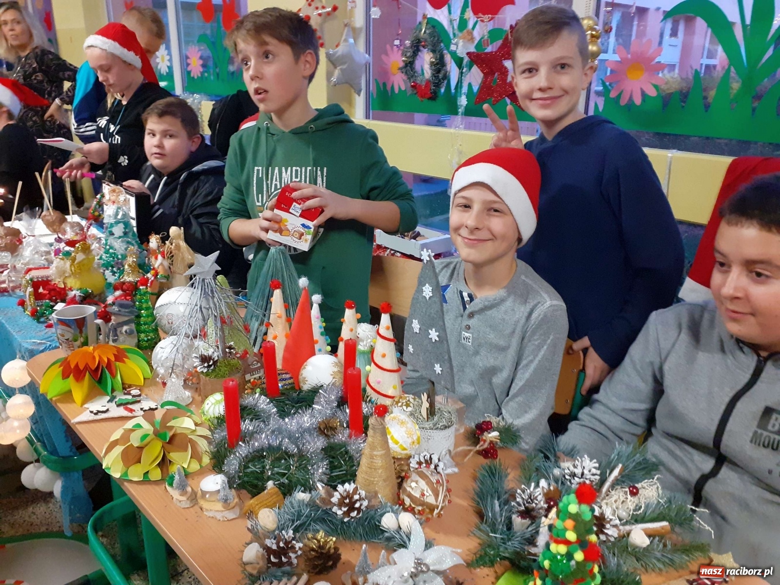 Zdjęcie w galerii na portalu naszraciborz.pl: Kiermasz świąteczny w SP 15 za nami wiadomości z regionu