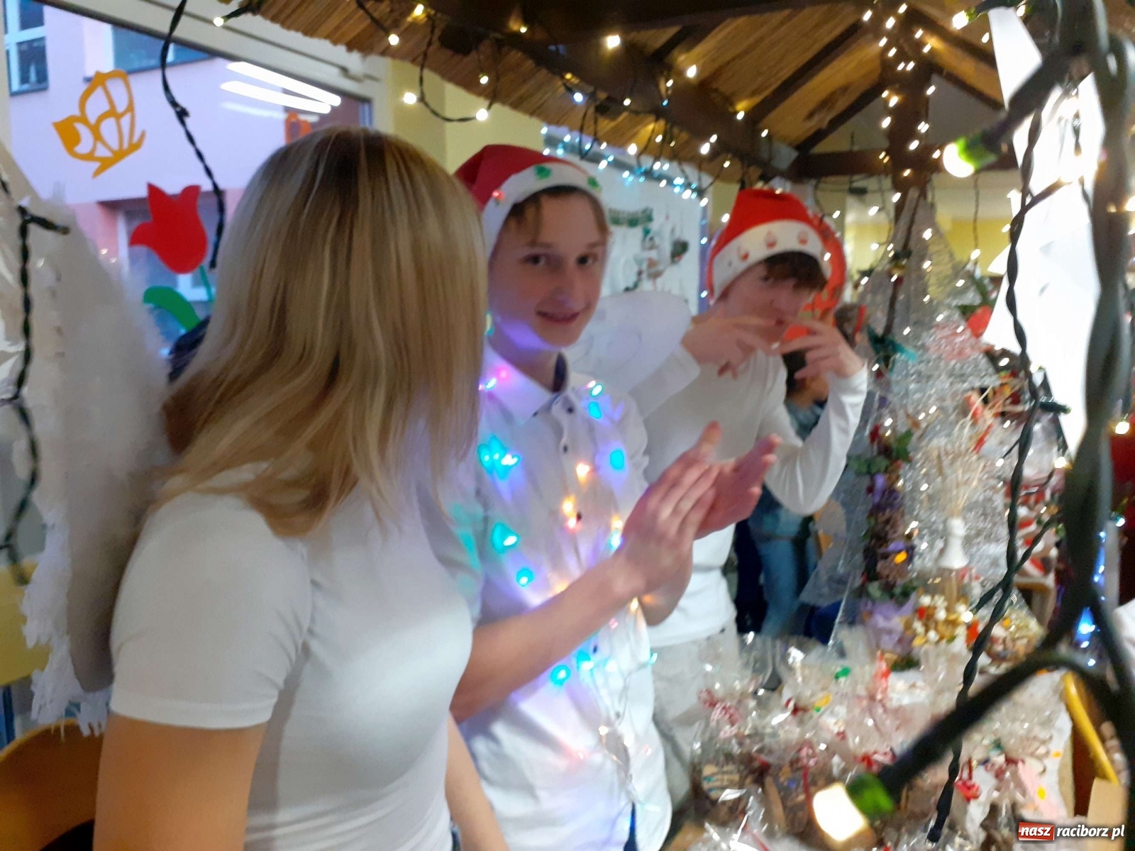 Zdjęcie w galerii na portalu naszraciborz.pl: Kiermasz świąteczny w SP 15 za nami wiadomości z regionu