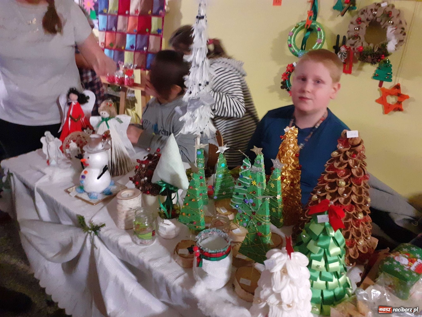 Zdjęcie w galerii na portalu naszraciborz.pl: Kiermasz świąteczny w SP 15 za nami wiadomości z regionu