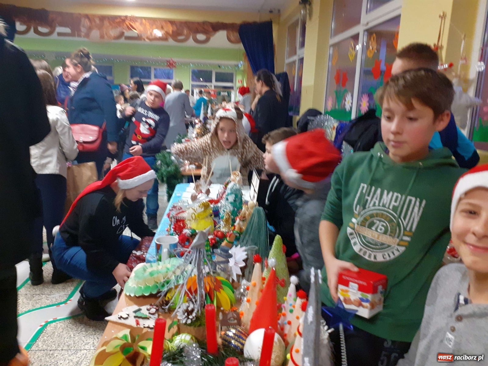 Zdjęcie w galerii na portalu naszraciborz.pl: Kiermasz świąteczny w SP 15 za nami wiadomości z regionu