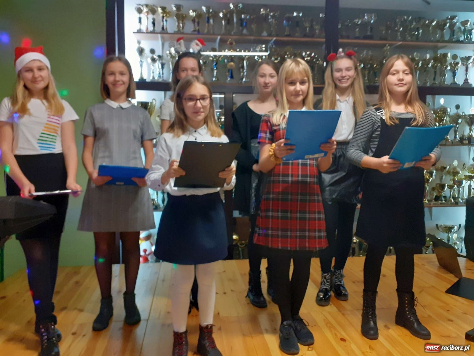 Zdjęcie w galerii na portalu naszraciborz.pl: Kiermasz świąteczny w SP 15 za nami wiadomości z regionu