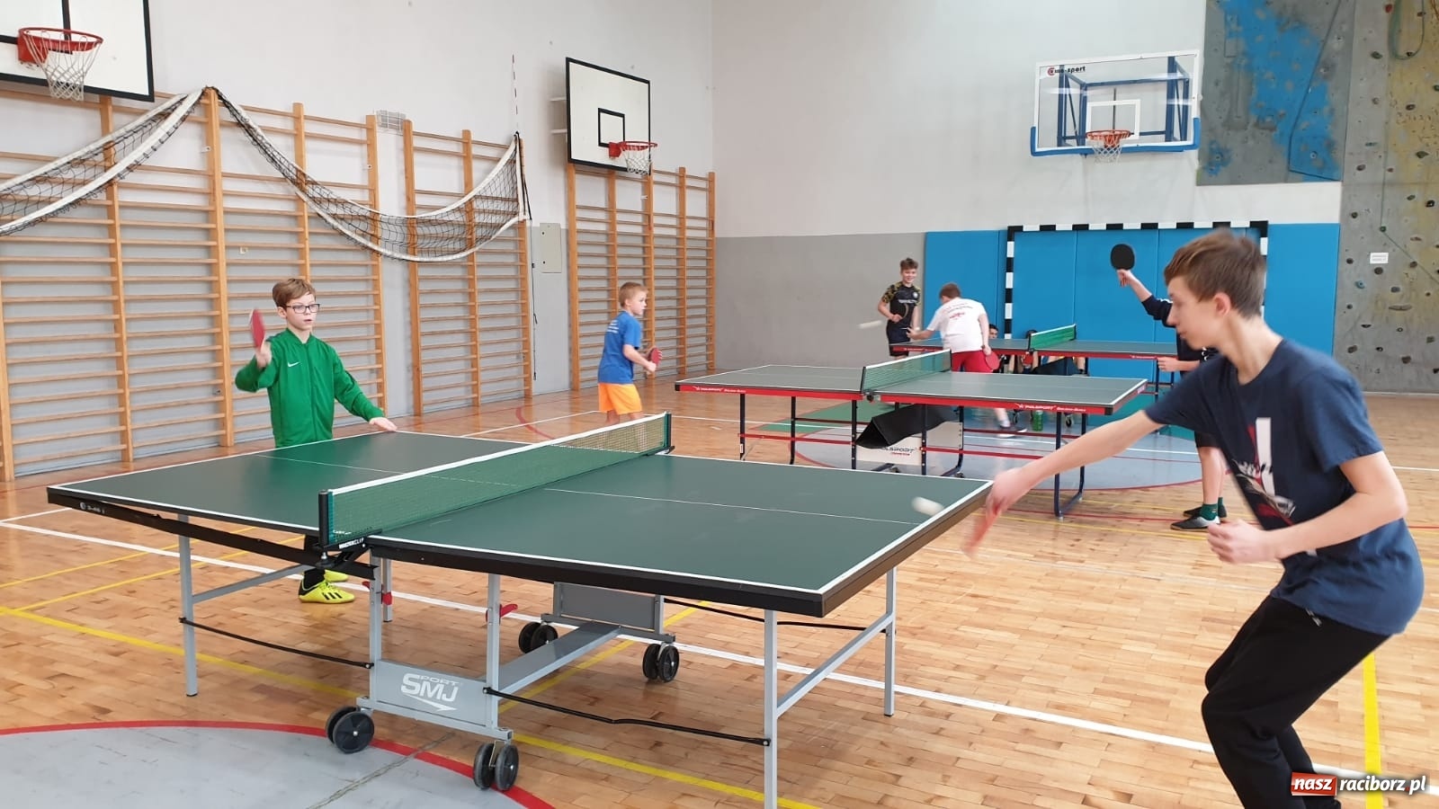 Zdjęcie w galerii na portalu naszraciborz.pl: Tenisowa rywalizacja w raciborskim MOS wiadomości z regionu