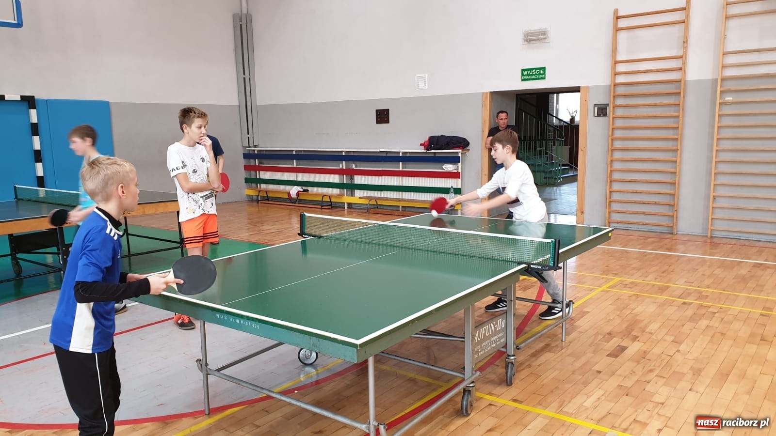 Zdjęcie w galerii na portalu naszraciborz.pl: Tenisowa rywalizacja w raciborskim MOS wiadomości z regionu