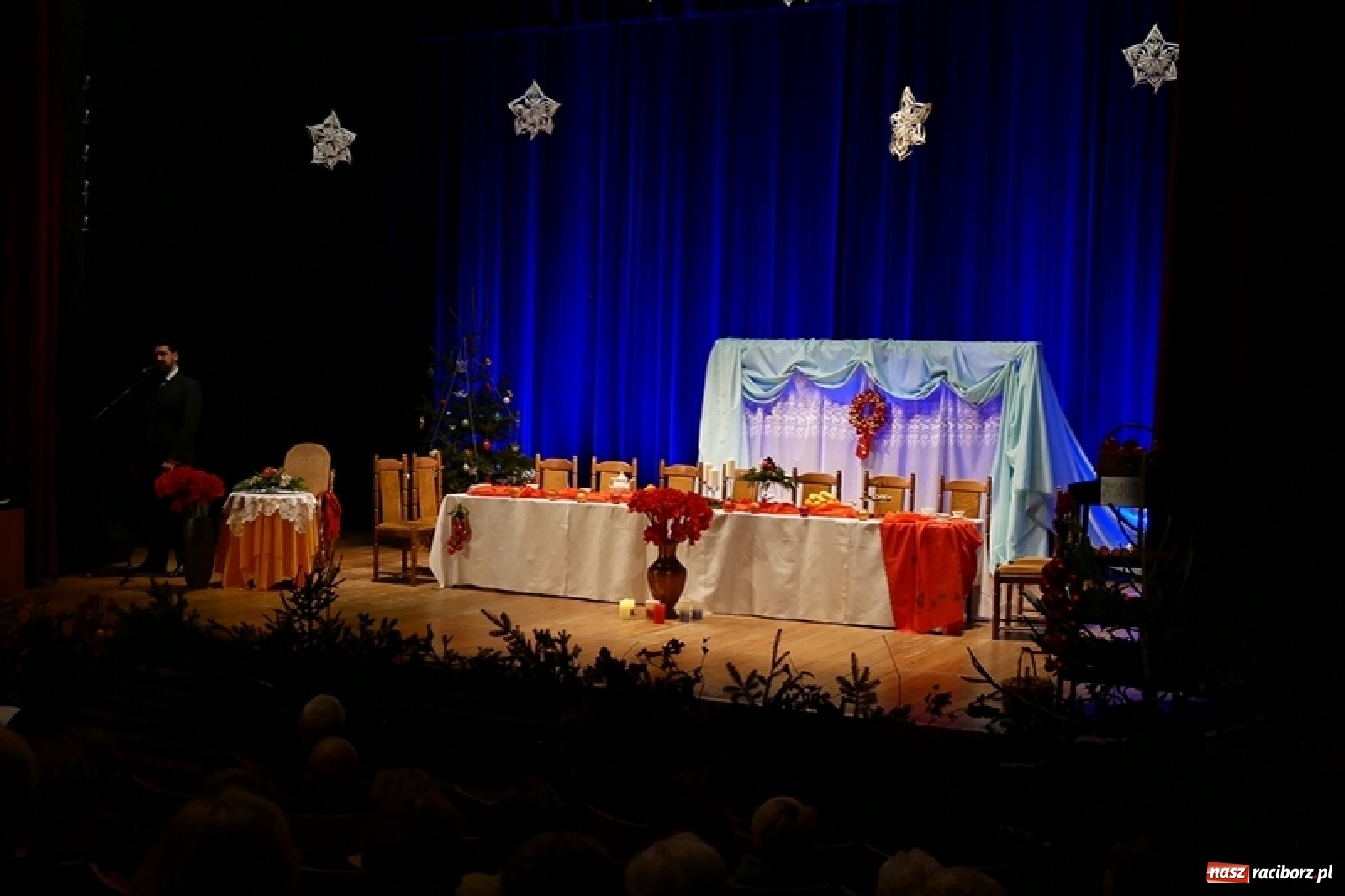 Zdjęcie w galerii na portalu naszraciborz.pl: W drodze na Wigilię. Teatr Senioralne Forte na święta wiadomości z regionu