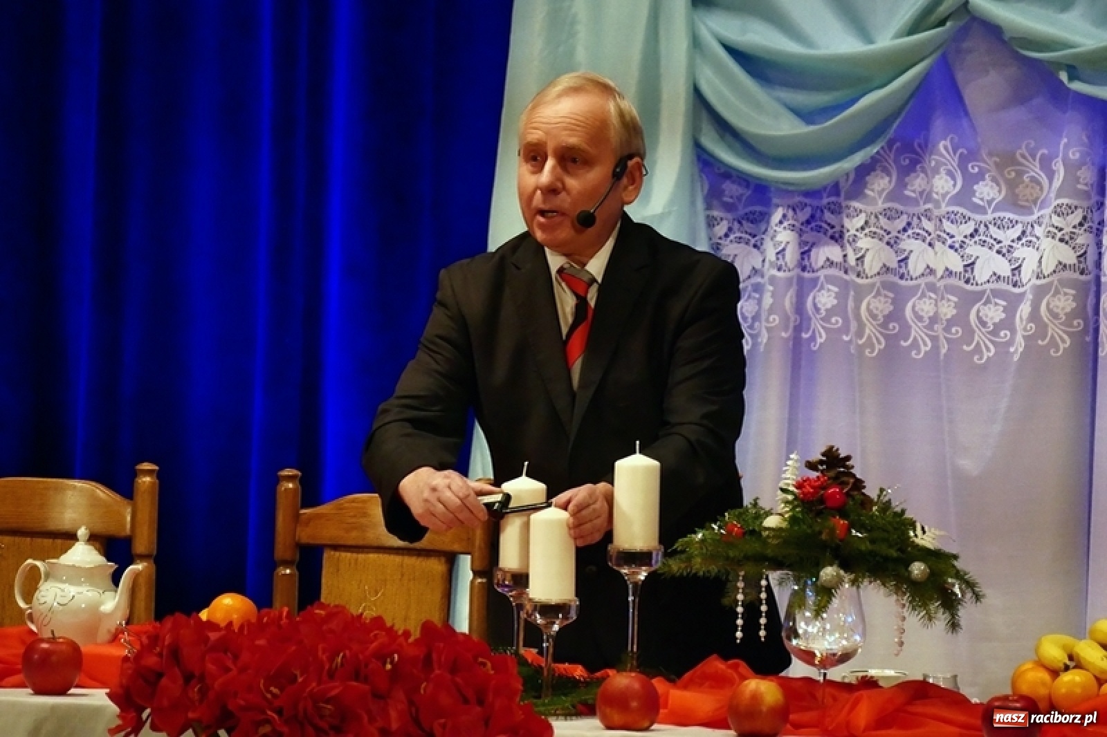 Zdjęcie w galerii na portalu naszraciborz.pl: W drodze na Wigilię. Teatr Senioralne Forte na święta wiadomości z regionu