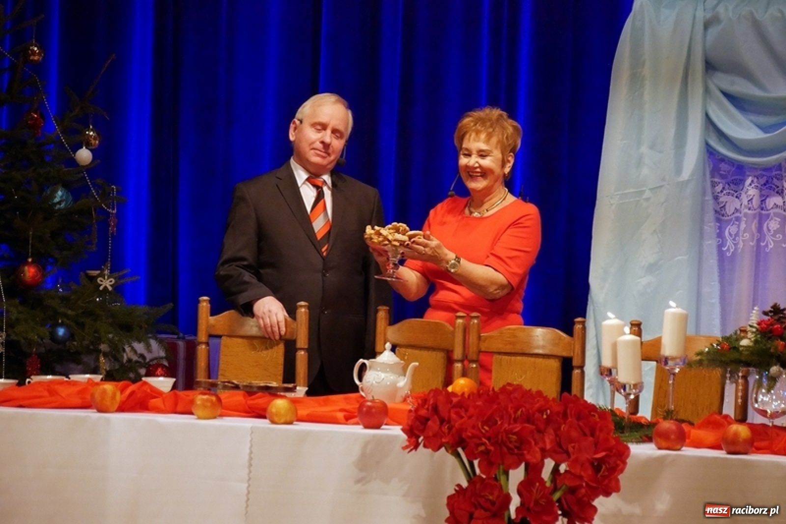 Zdjęcie w galerii na portalu naszraciborz.pl: W drodze na Wigilię. Teatr Senioralne Forte na święta wiadomości z regionu