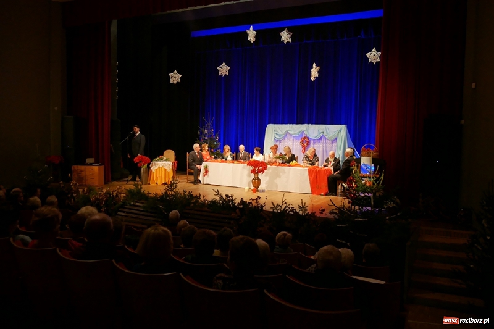 Zdjęcie w galerii na portalu naszraciborz.pl: W drodze na Wigilię. Teatr Senioralne Forte na święta wiadomości z regionu