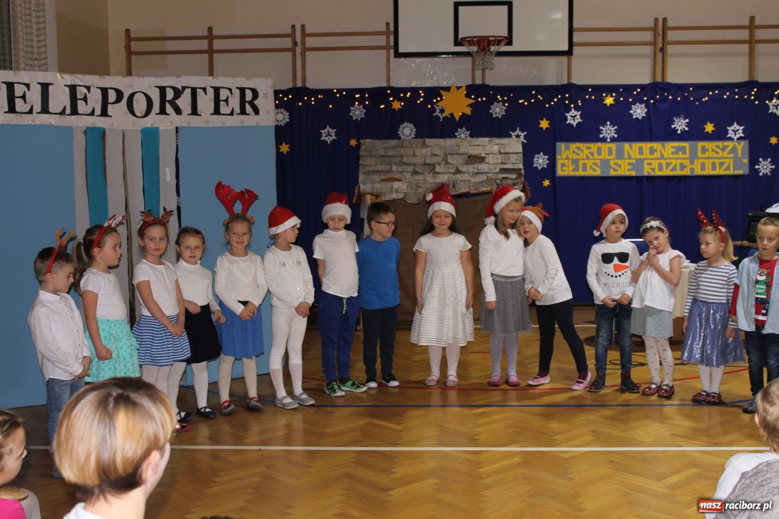 Zdjęcie w galerii na portalu naszraciborz.pl: Świąteczny kiermasz w ZSP na Płoni [FOTO] wiadomości z regionu