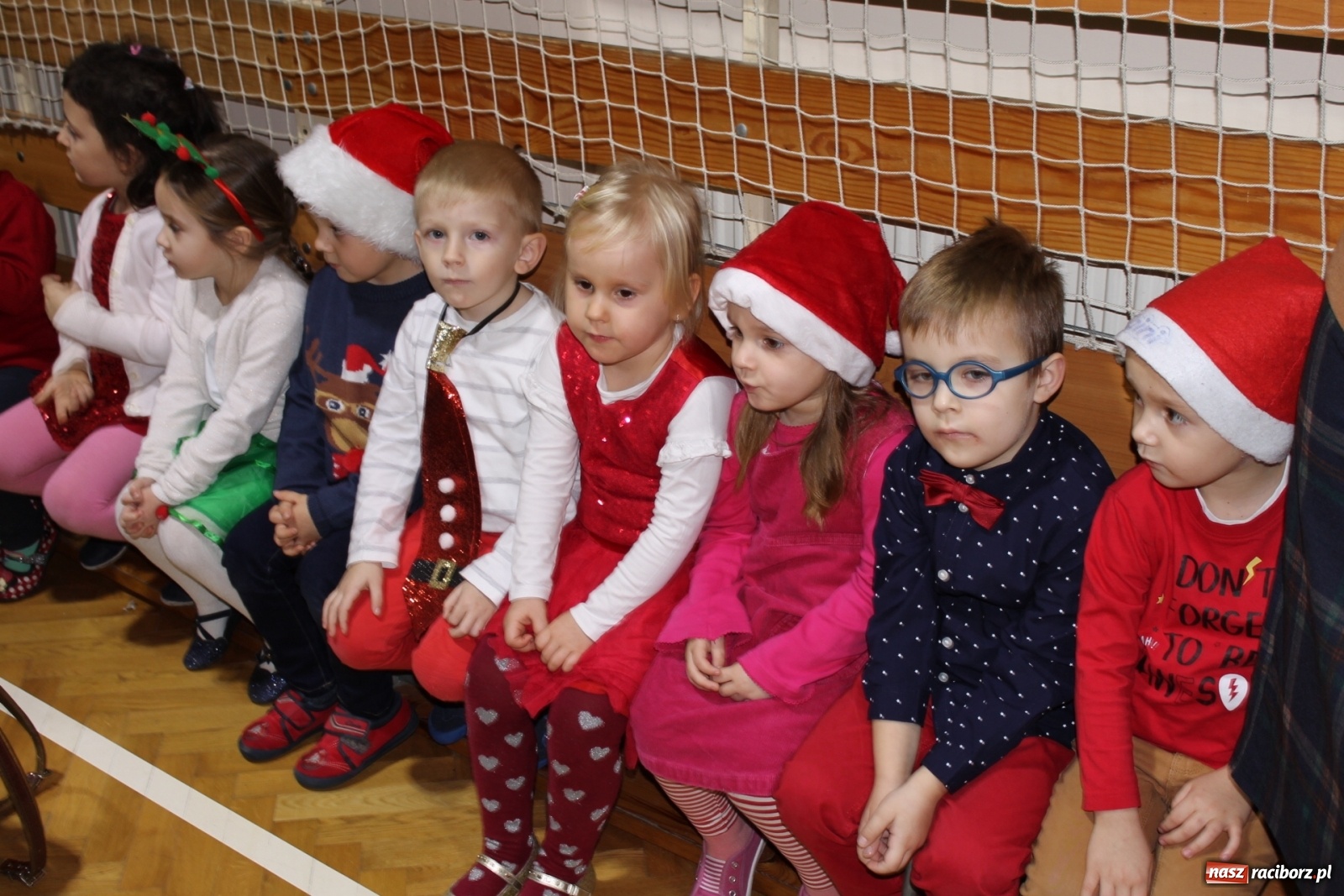 Zdjęcie w galerii na portalu naszraciborz.pl: Świąteczny kiermasz w ZSP na Płoni [FOTO] wiadomości z regionu