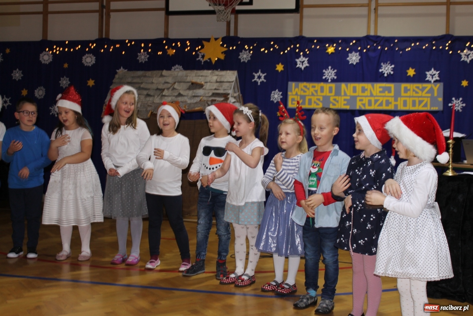 Zdjęcie w galerii na portalu naszraciborz.pl: Świąteczny kiermasz w ZSP na Płoni [FOTO] wiadomości z regionu