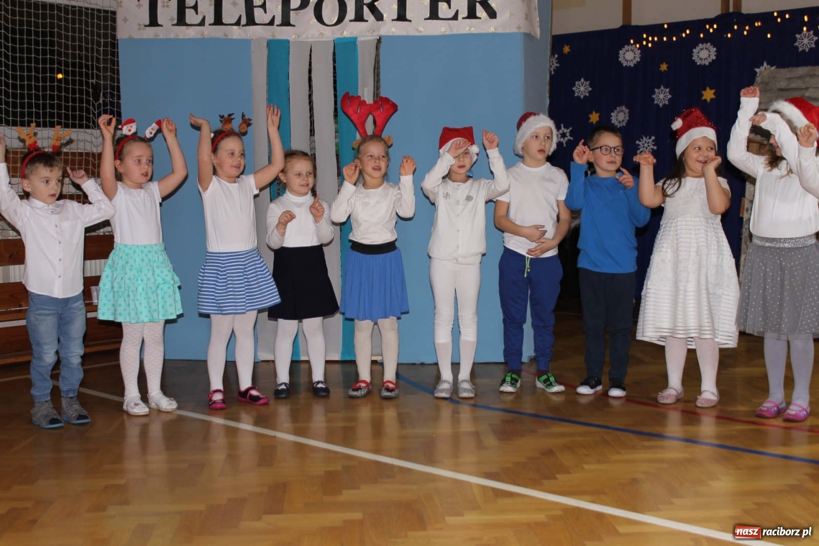 Zdjęcie w galerii na portalu naszraciborz.pl: Świąteczny kiermasz w ZSP na Płoni [FOTO] wiadomości z regionu