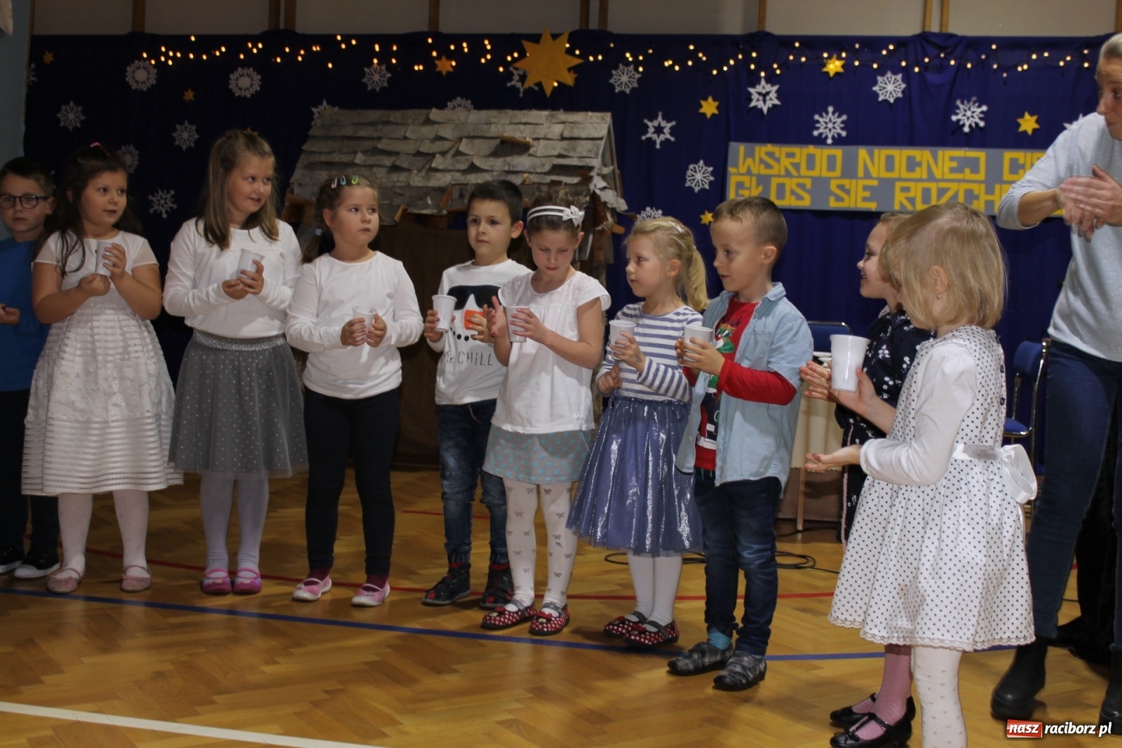 Zdjęcie w galerii na portalu naszraciborz.pl: Świąteczny kiermasz w ZSP na Płoni [FOTO] wiadomości z regionu