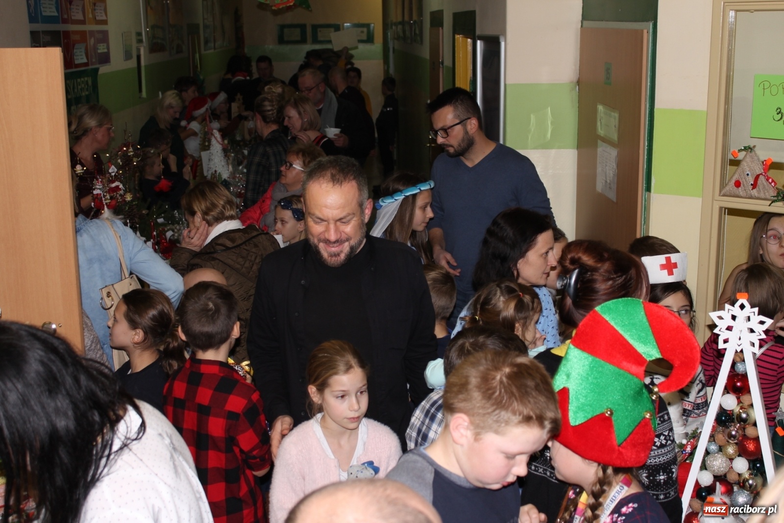 Zdjęcie w galerii na portalu naszraciborz.pl: Świąteczny kiermasz w ZSP na Płoni [FOTO] wiadomości z regionu