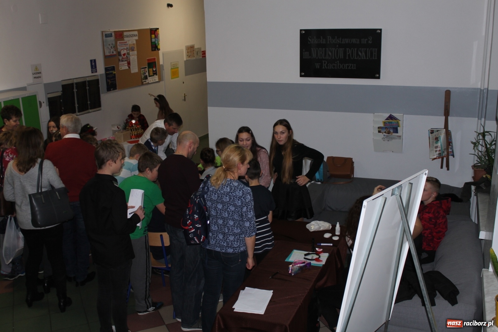 Zdjęcie w galerii na portalu naszraciborz.pl: Świąteczny kiermasz w ZSP na Płoni [FOTO] wiadomości z regionu