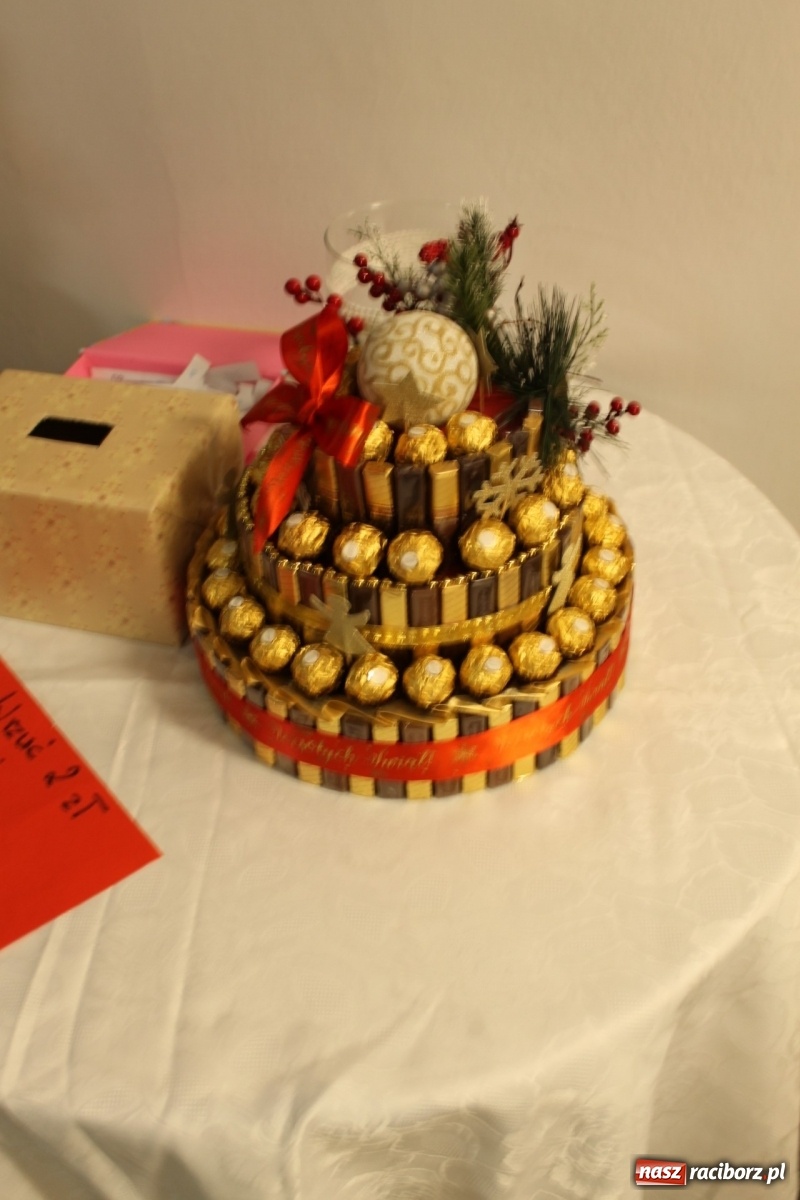 Zdjęcie w galerii na portalu naszraciborz.pl: Świąteczny kiermasz w ZSP na Płoni [FOTO] wiadomości z regionu