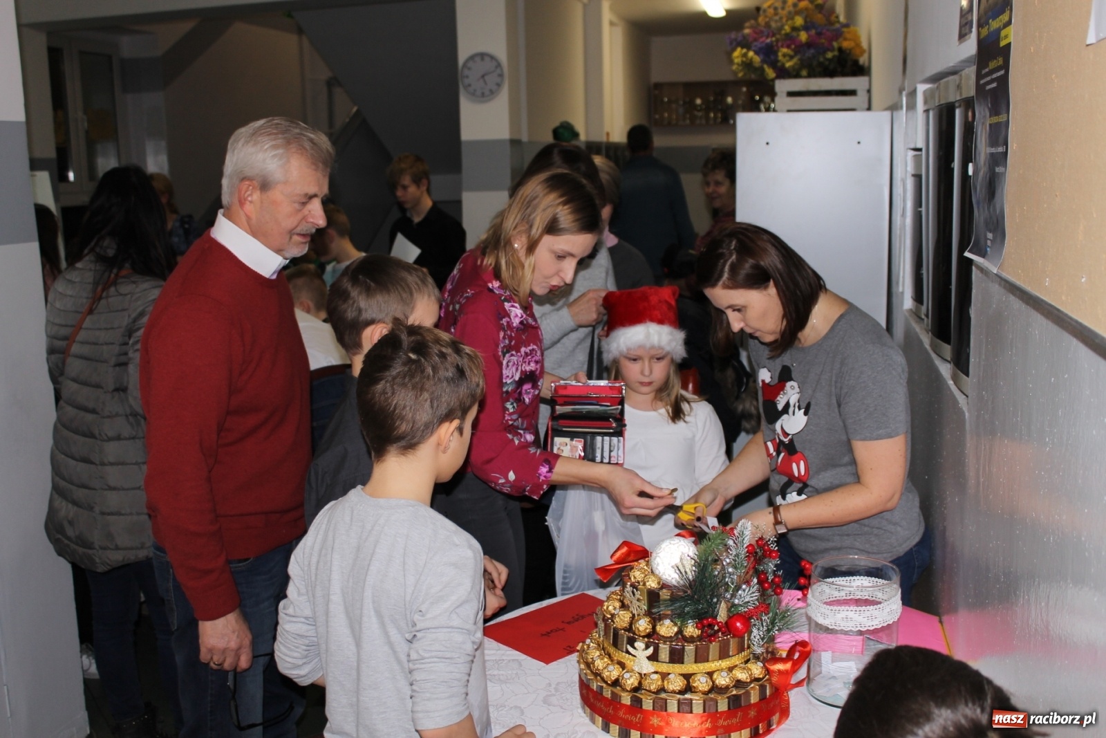 Zdjęcie w galerii na portalu naszraciborz.pl: Świąteczny kiermasz w ZSP na Płoni [FOTO] wiadomości z regionu