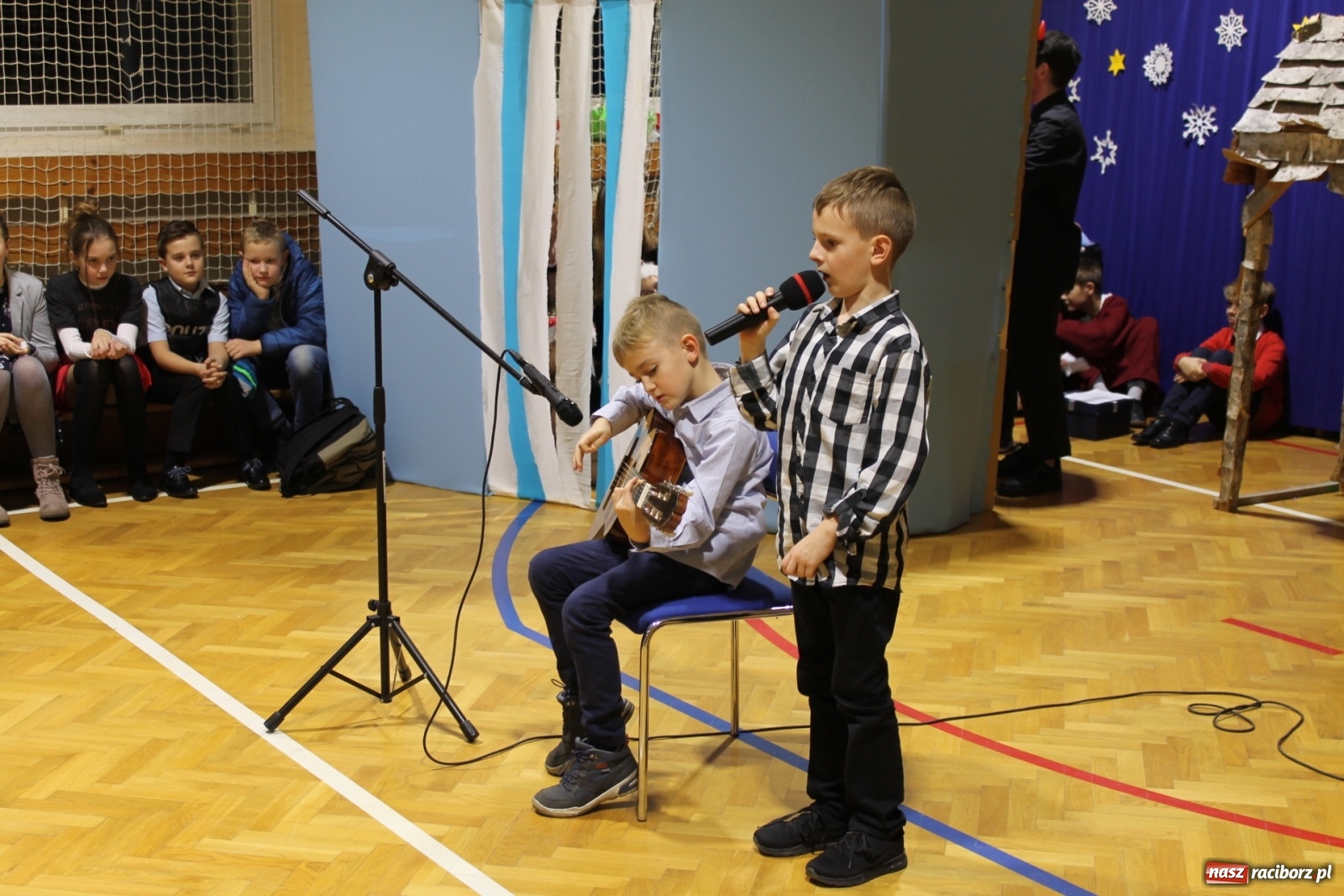 Zdjęcie w galerii na portalu naszraciborz.pl: Świąteczny kiermasz w ZSP na Płoni [FOTO] wiadomości z regionu