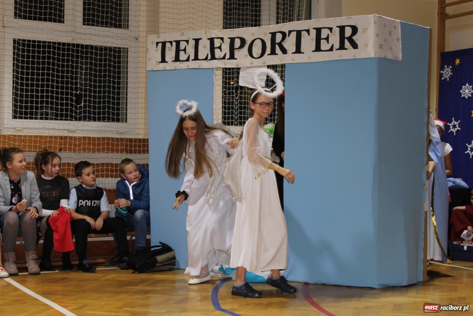 Zdjęcie w galerii na portalu naszraciborz.pl: Świąteczny kiermasz w ZSP na Płoni [FOTO] wiadomości z regionu