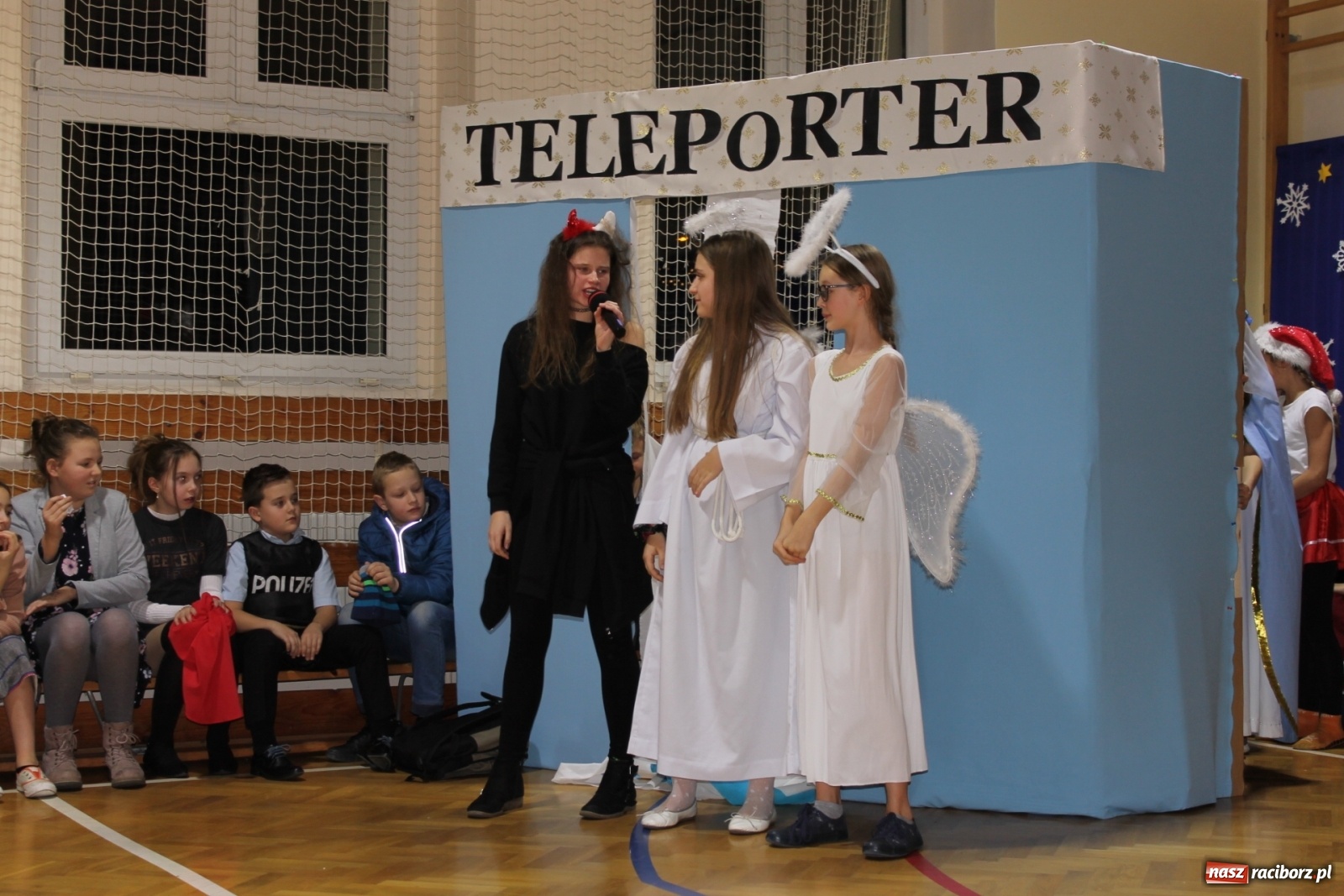 Zdjęcie w galerii na portalu naszraciborz.pl: Świąteczny kiermasz w ZSP na Płoni [FOTO] wiadomości z regionu