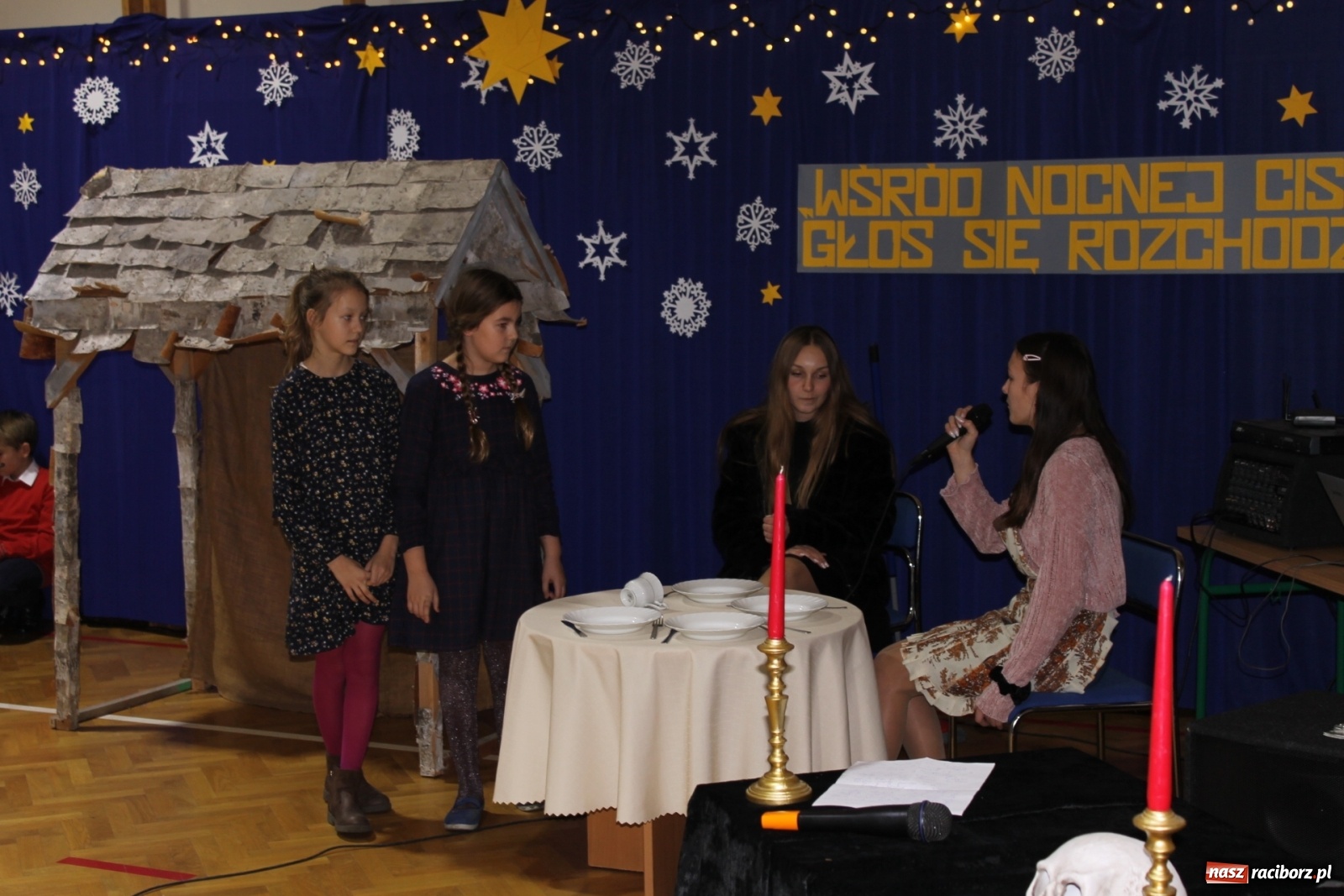 Zdjęcie w galerii na portalu naszraciborz.pl: Świąteczny kiermasz w ZSP na Płoni [FOTO] wiadomości z regionu