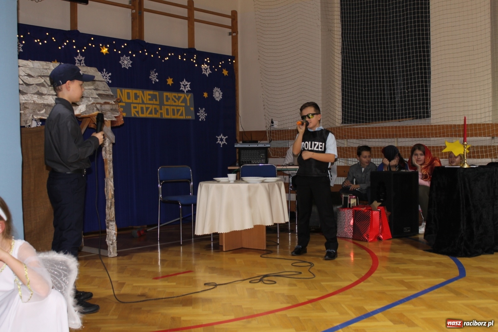 Zdjęcie w galerii na portalu naszraciborz.pl: Świąteczny kiermasz w ZSP na Płoni [FOTO] wiadomości z regionu