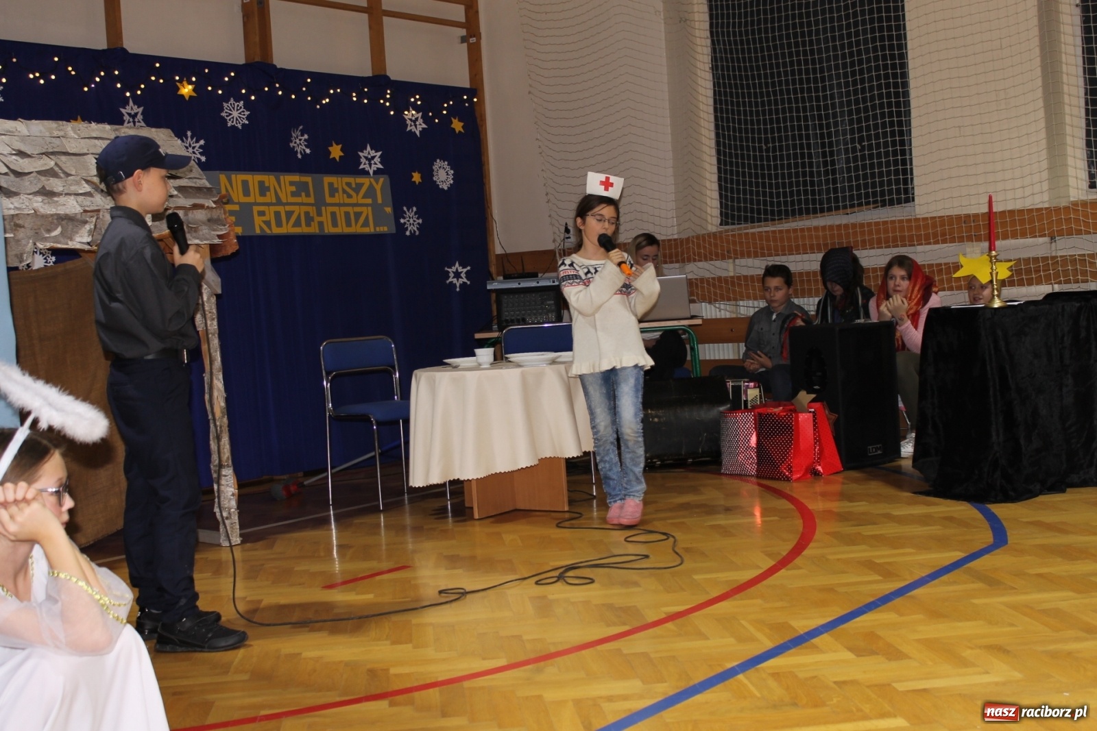 Zdjęcie w galerii na portalu naszraciborz.pl: Świąteczny kiermasz w ZSP na Płoni [FOTO] wiadomości z regionu