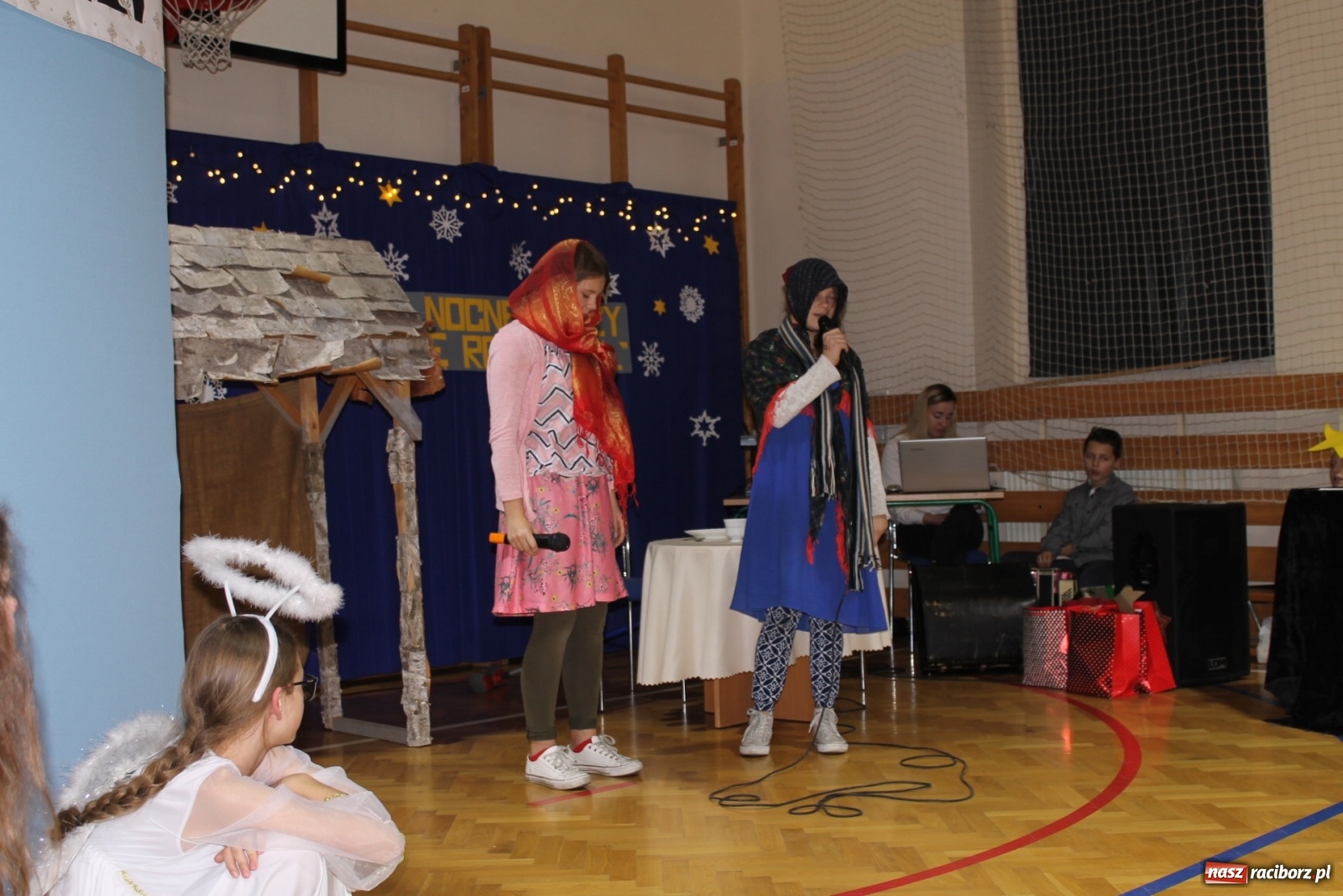 Zdjęcie w galerii na portalu naszraciborz.pl: Świąteczny kiermasz w ZSP na Płoni [FOTO] wiadomości z regionu