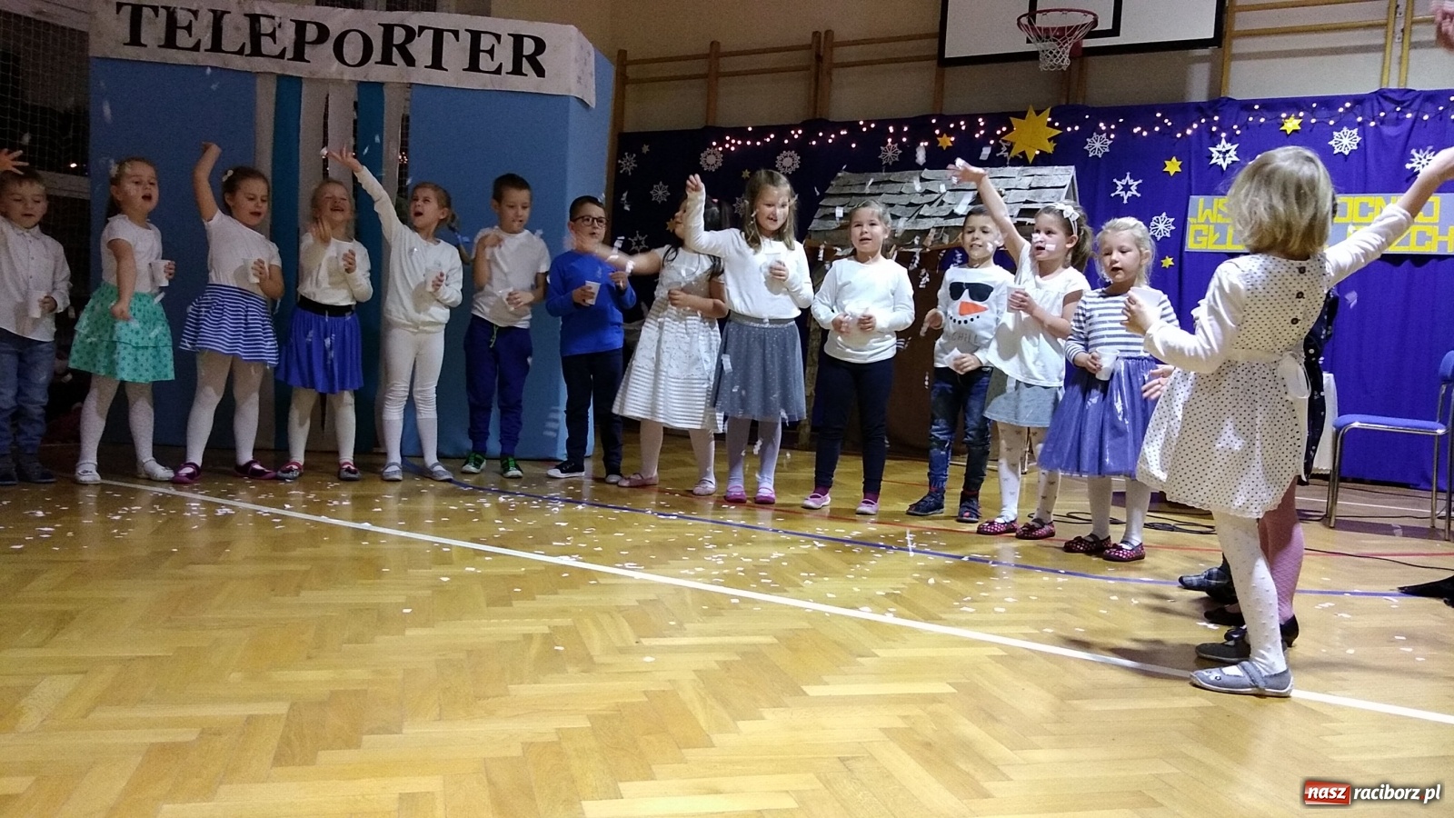 Zdjęcie w galerii na portalu naszraciborz.pl: Świąteczny kiermasz w ZSP na Płoni [FOTO] wiadomości z regionu